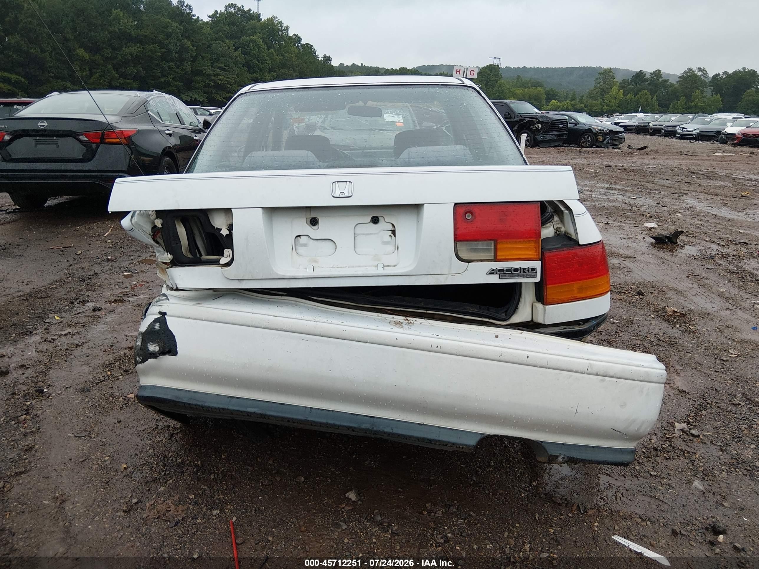 1993 Honda Accord 10th Anniversary White vin: 1HGCB7697PA157908