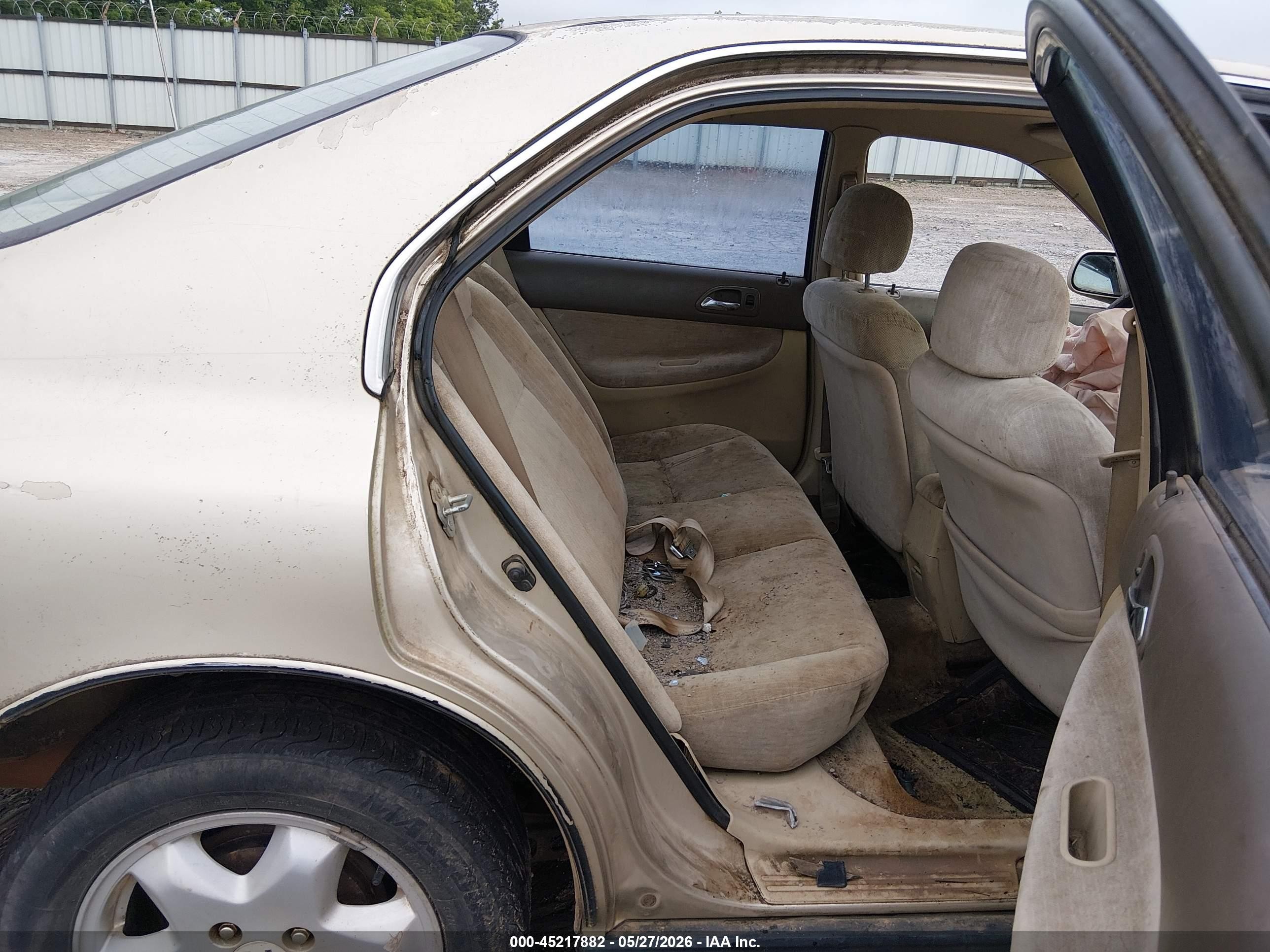 1994 Honda Accord Lx/ex Gold vin: 1HGCD5530RA068695