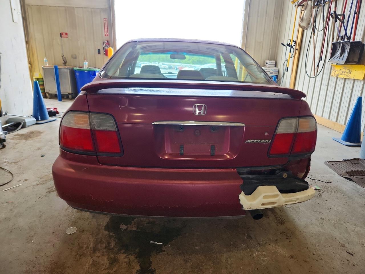 1996 Honda Accord Lx Two Tone vin: 1HGCD5530TA270489