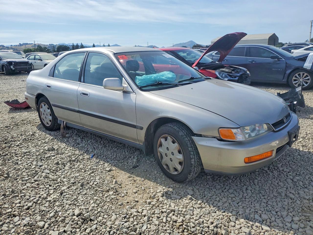 1996 Honda Accord Lx Silver vin: 1HGCD5533TA298237