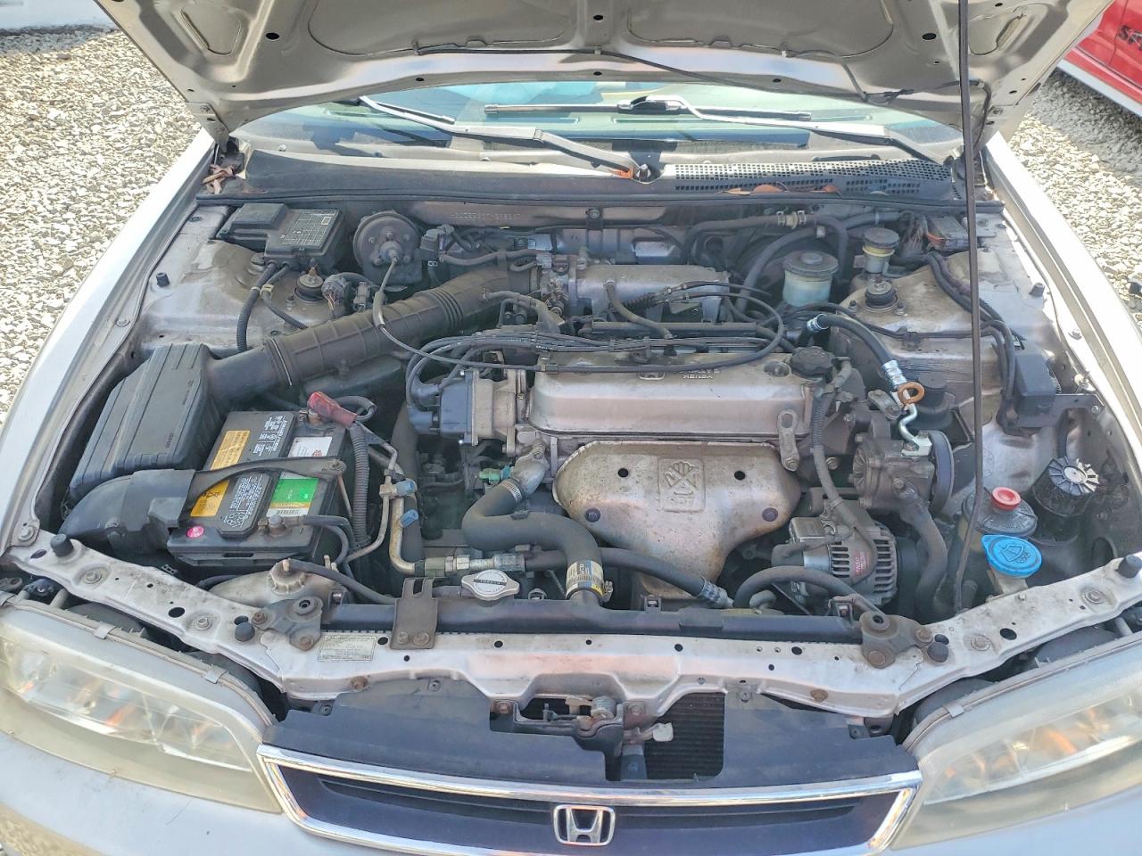 1996 Honda Accord Lx Silver vin: 1HGCD5533TA298237