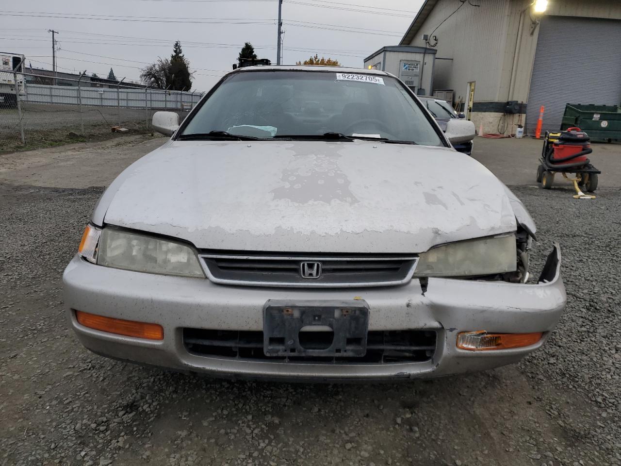 1997 Honda Accord Se Silver vin: 1HGCD5600VA047070