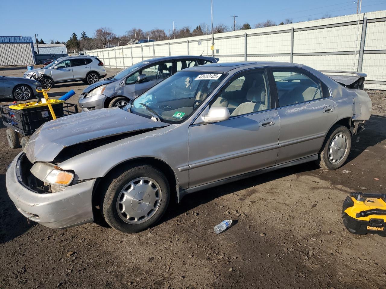 1997 Honda Accord Se   Silver vin: 1HGCD5600VA276235