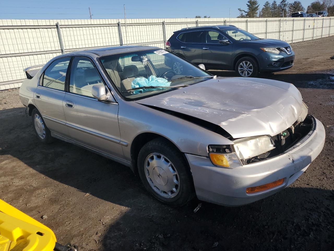 1997 Honda Accord Se   Silver vin: 1HGCD5600VA276235