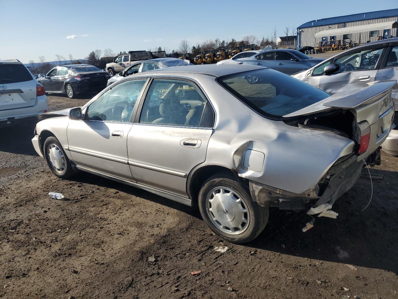1997 Honda Accord Se   Silver vin: 1HGCD5600VA276235
