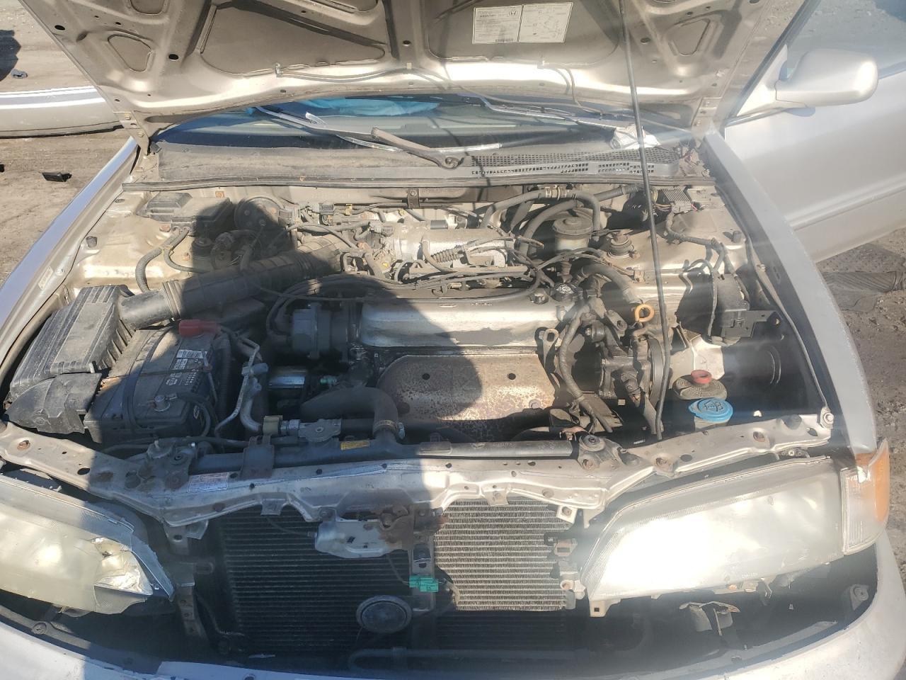 1997 Honda Accord Se   Silver vin: 1HGCD5600VA276235