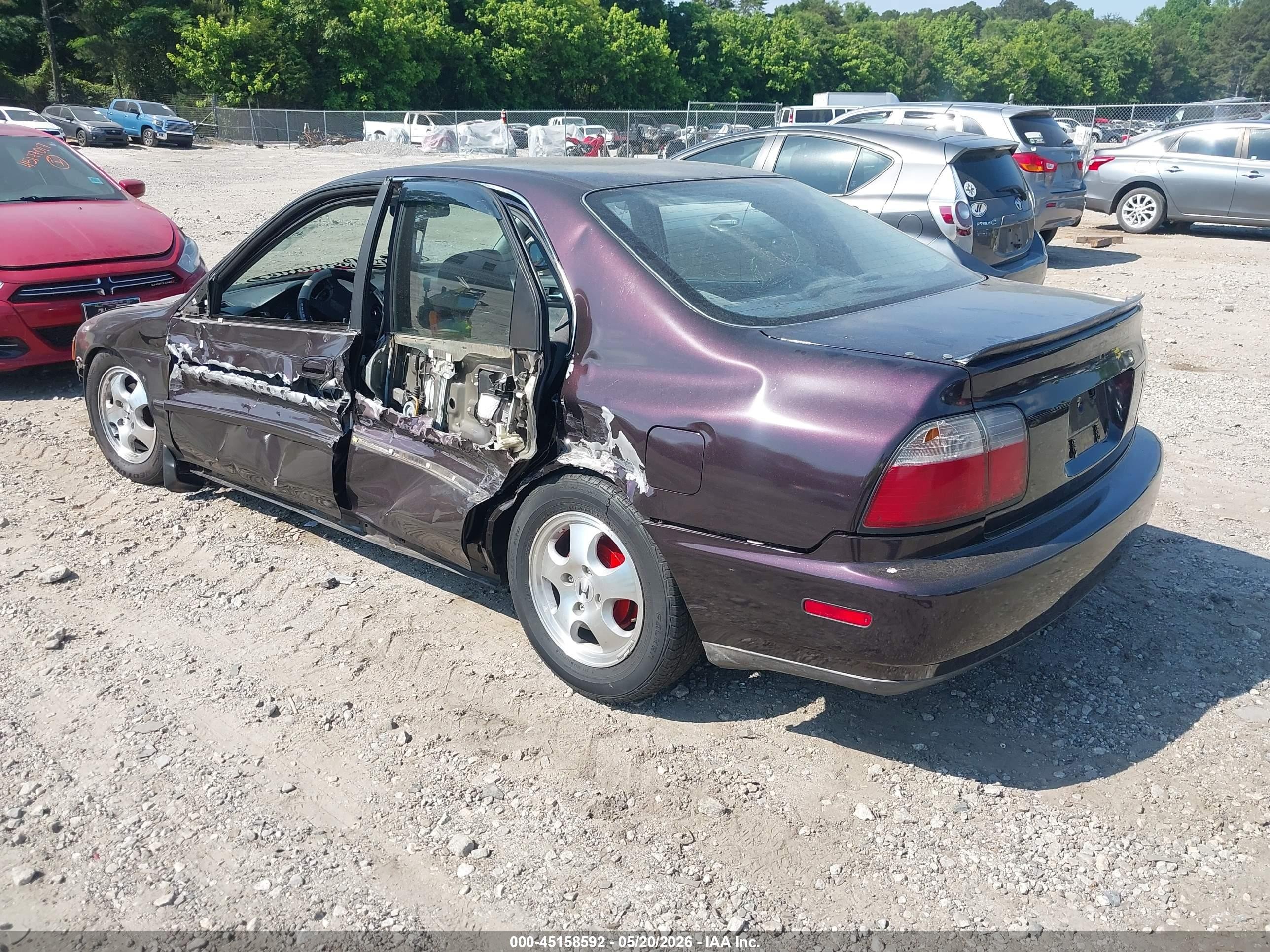 1997 Honda Accord Se Purple vin: 1HGCD5601VA105607
