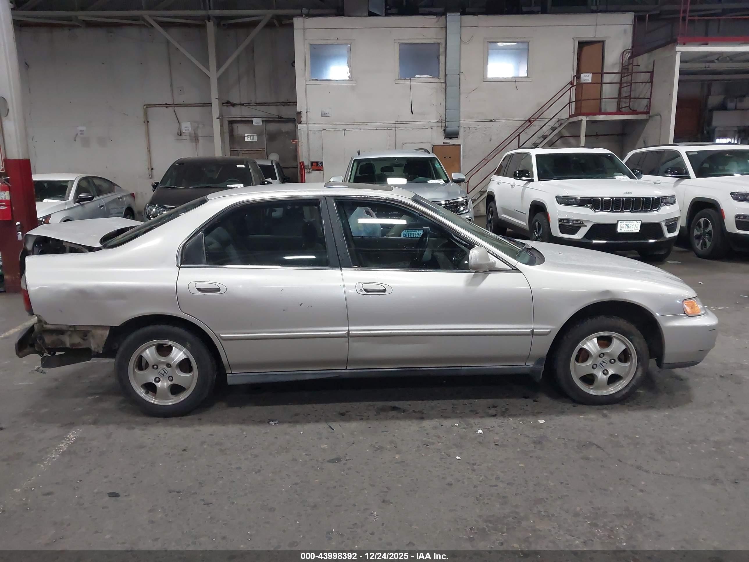 1997 Honda Accord Se Gray vin: 1HGCD5608VA064425