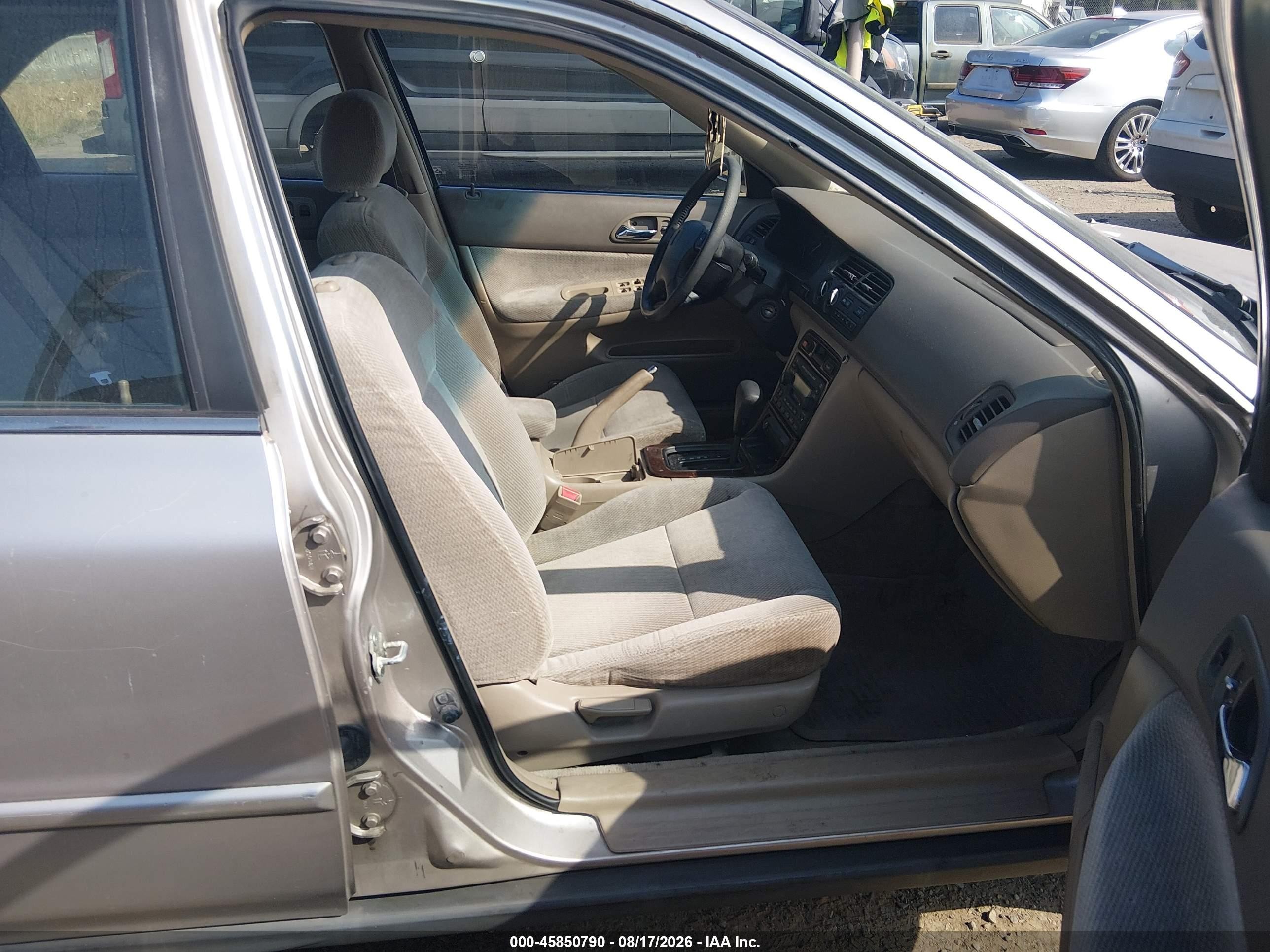 1997 Honda Accord Se Серебряный vin: 1HGCD5608VA070516