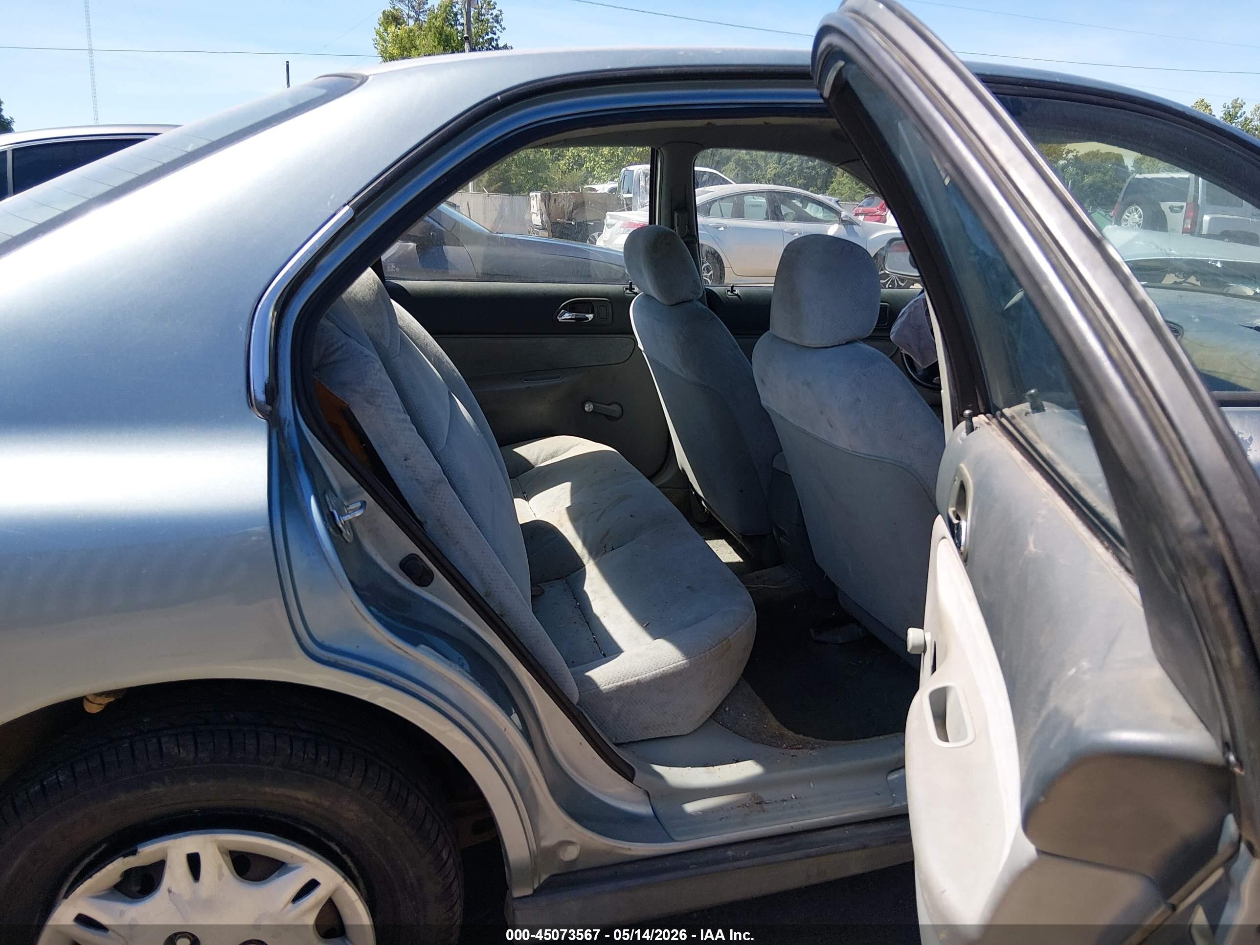 1995 Honda Accord Dx Light Blue vin: 1HGCD5627SA146725