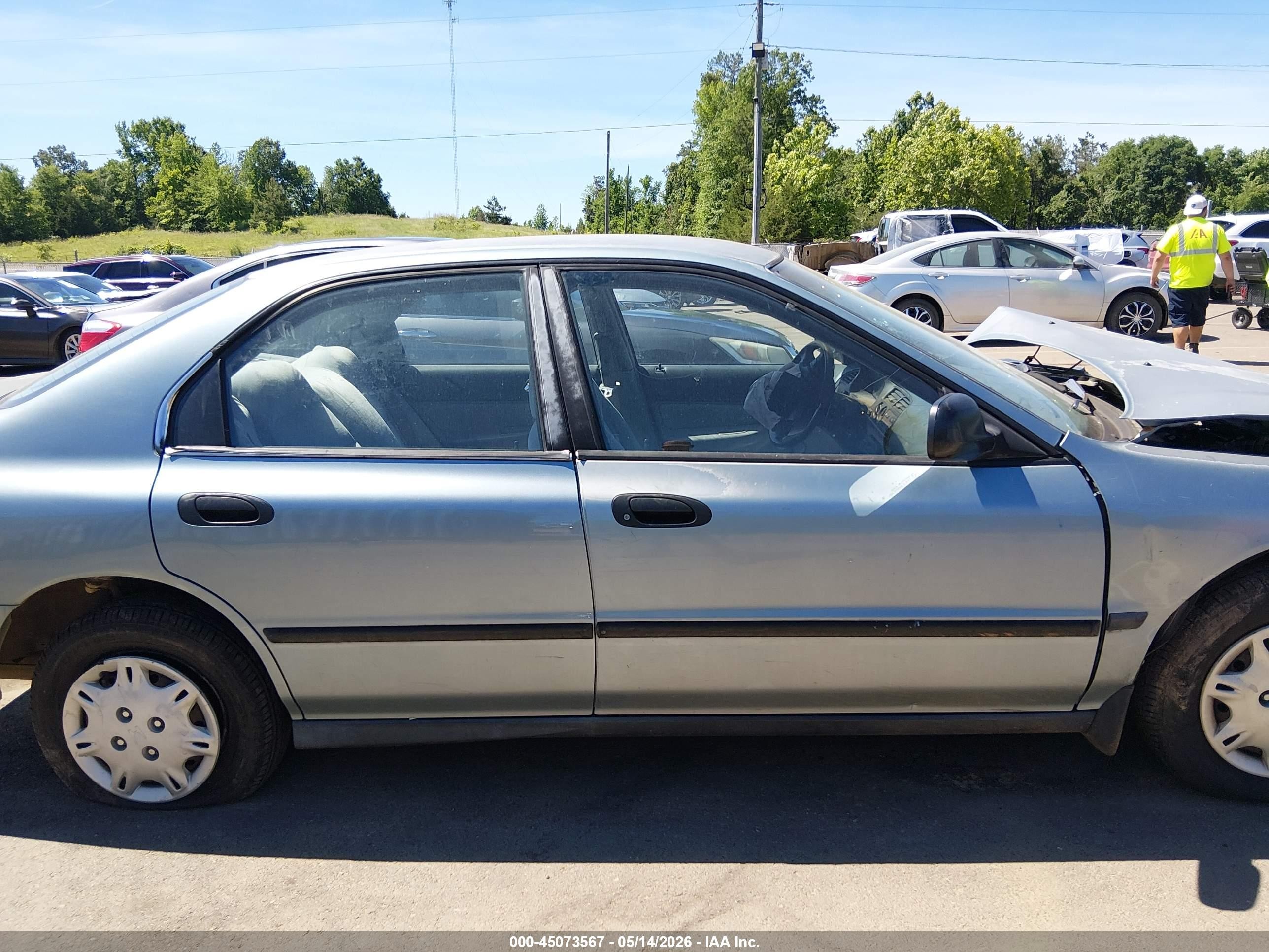 1995 Honda Accord Dx Light Blue vin: 1HGCD5627SA146725