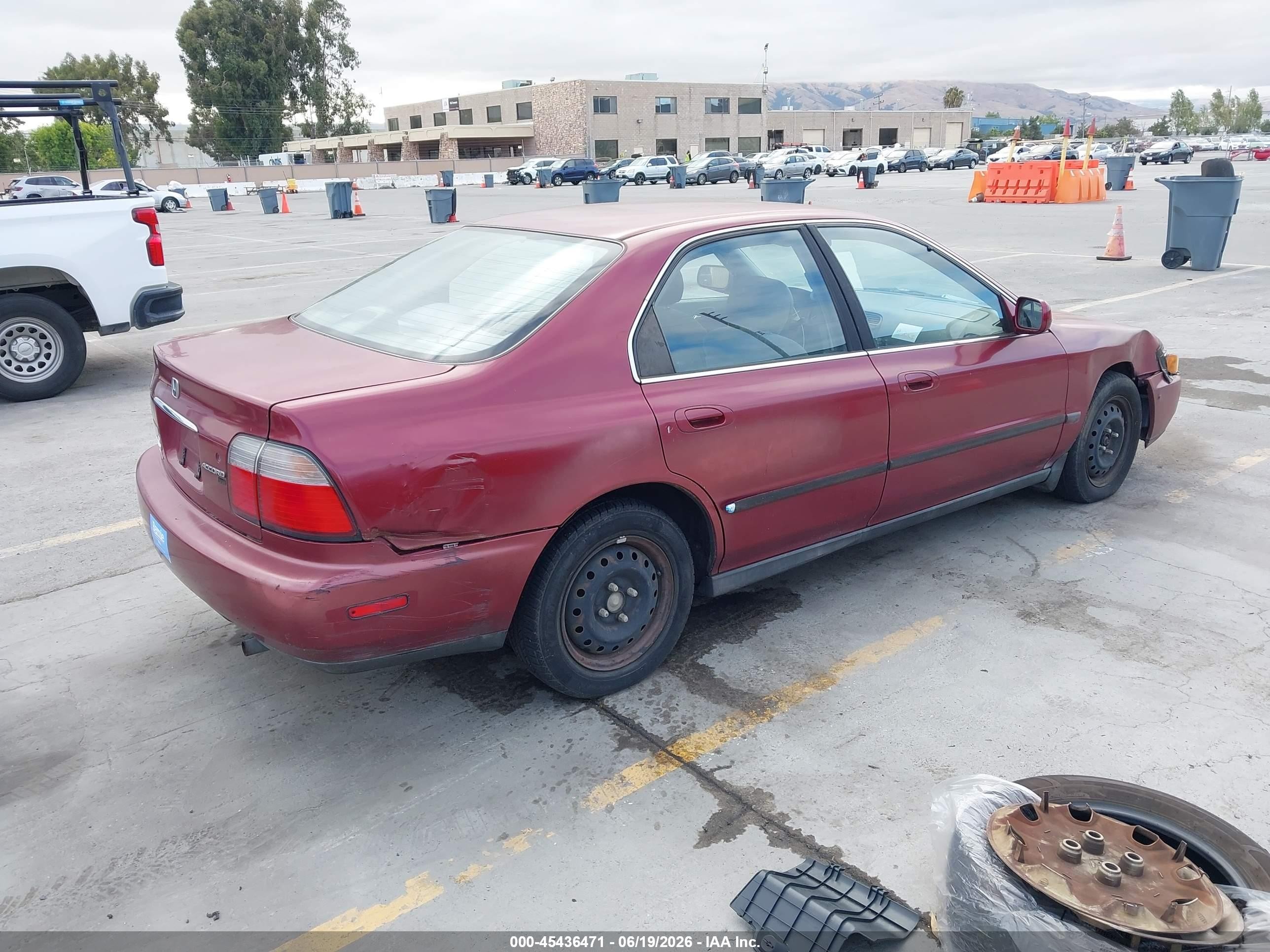 1996 Honda Accord Lx/ex Burgundy vin: 1HGCD5630TA278669