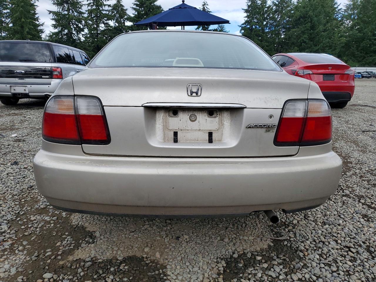 1996 Honda Accord Lx/ex Silver vin: 1HGCD5631TA142034