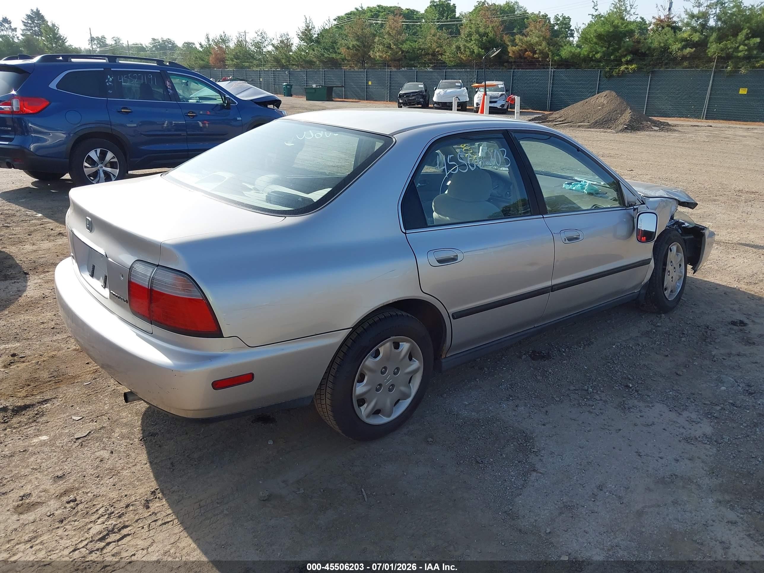 1996 Honda Accord Lx/ex Gold vin: 1HGCD5631TA279071