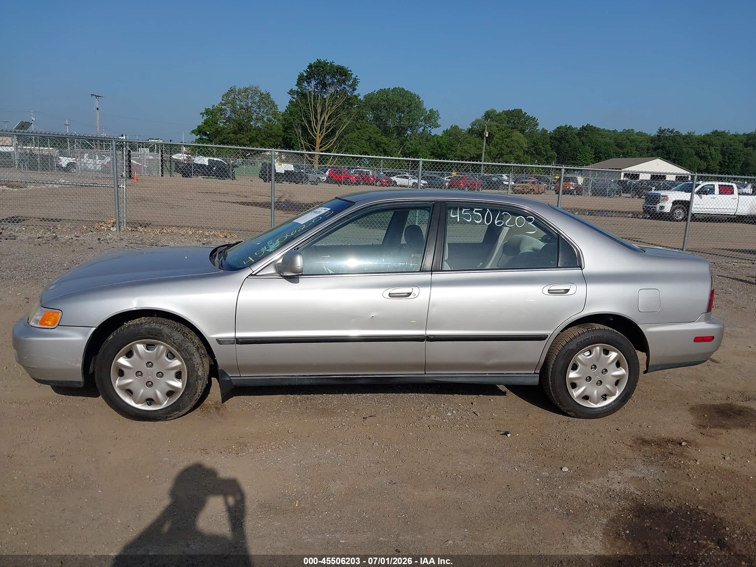 1996 Honda Accord Lx/ex Gold vin: 1HGCD5631TA279071