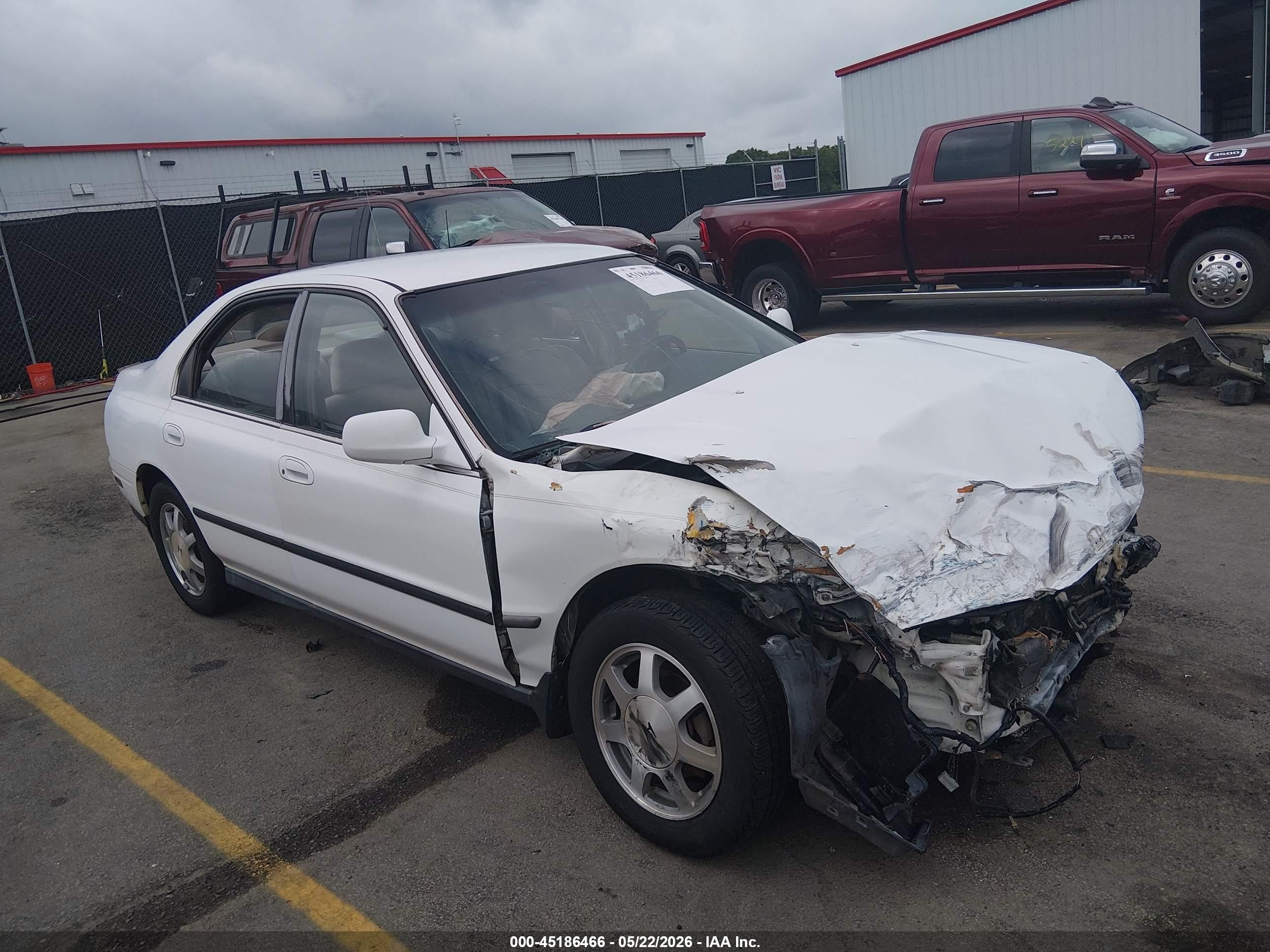 1995 Honda Accord Lx/ex White vin: 1HGCD5632SA149041