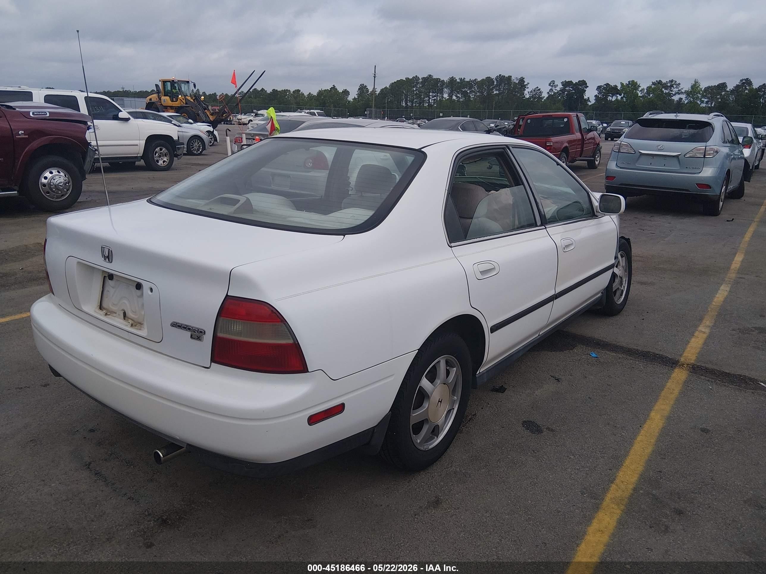 1995 Honda Accord Lx/ex White vin: 1HGCD5632SA149041
