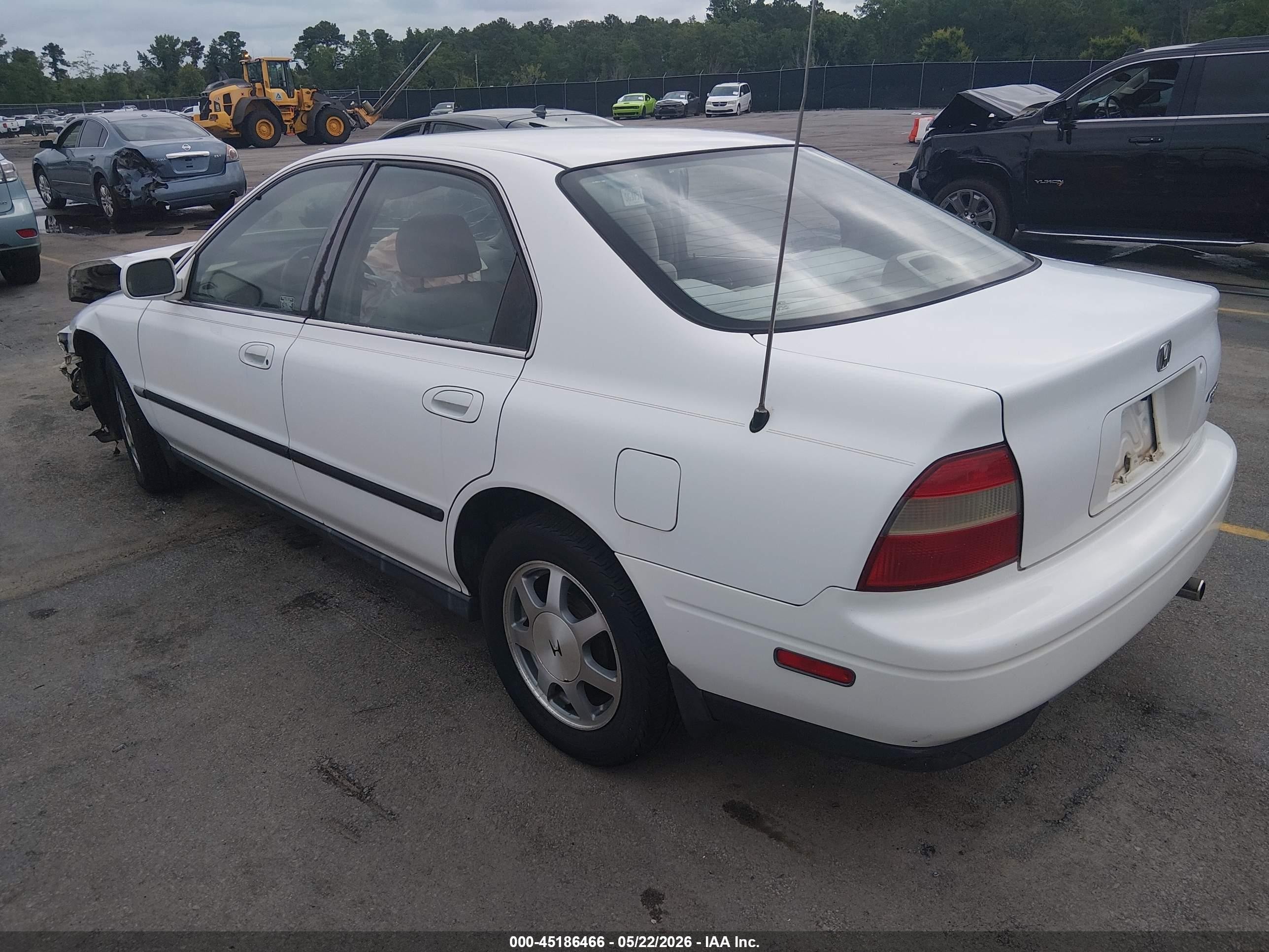 1995 Honda Accord Lx/ex White vin: 1HGCD5632SA149041