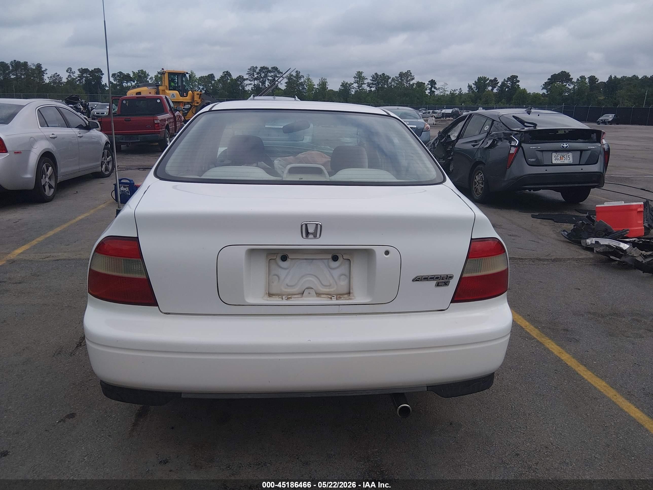 1995 Honda Accord Lx/ex White vin: 1HGCD5632SA149041