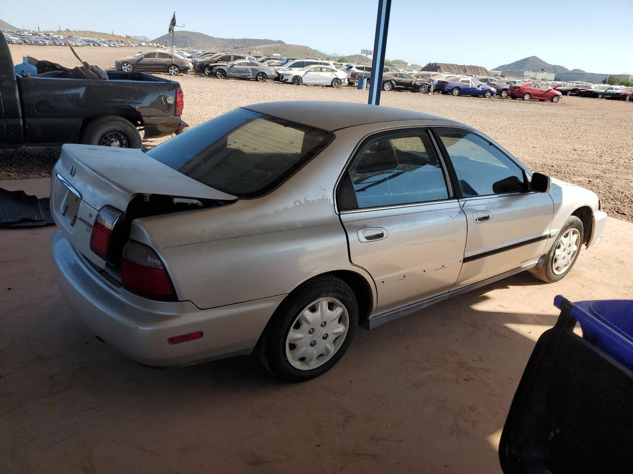1997 Honda Accord Lx Tan vin: 1HGCD5633VA070014