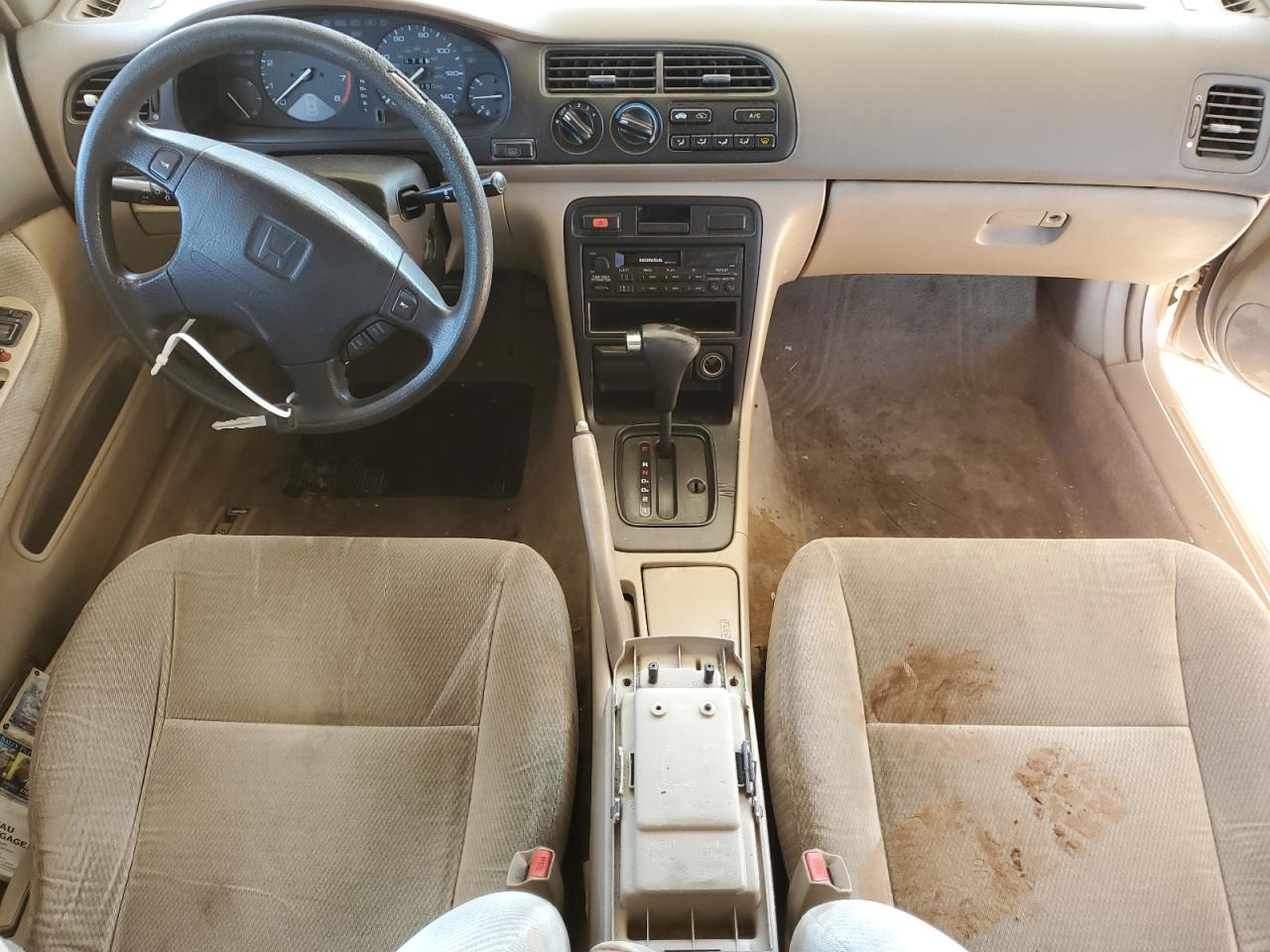 1997 Honda Accord Lx Tan vin: 1HGCD5633VA070014