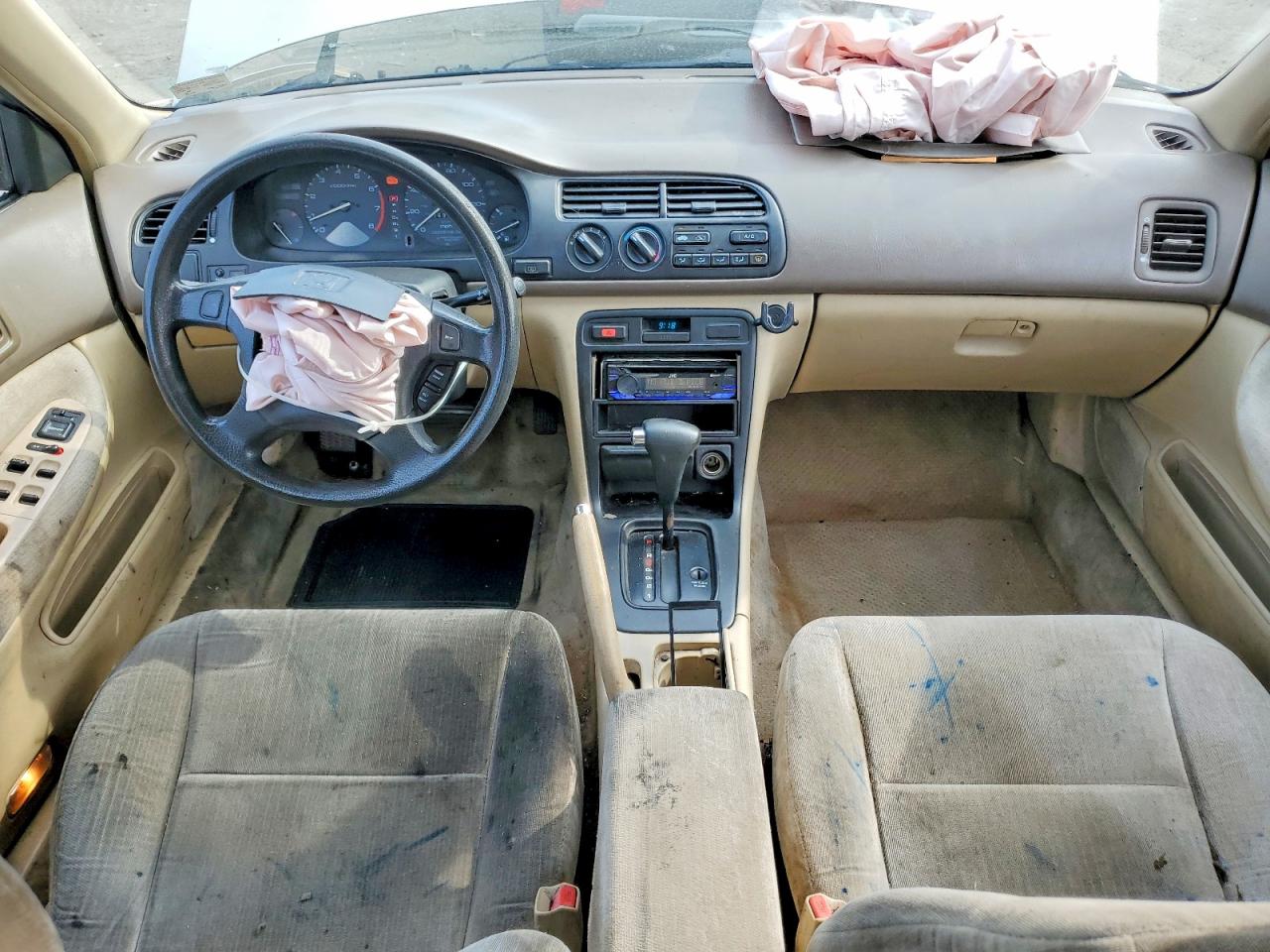 1995 Honda Accord Lx Beige vin: 1HGCD5634SA043691