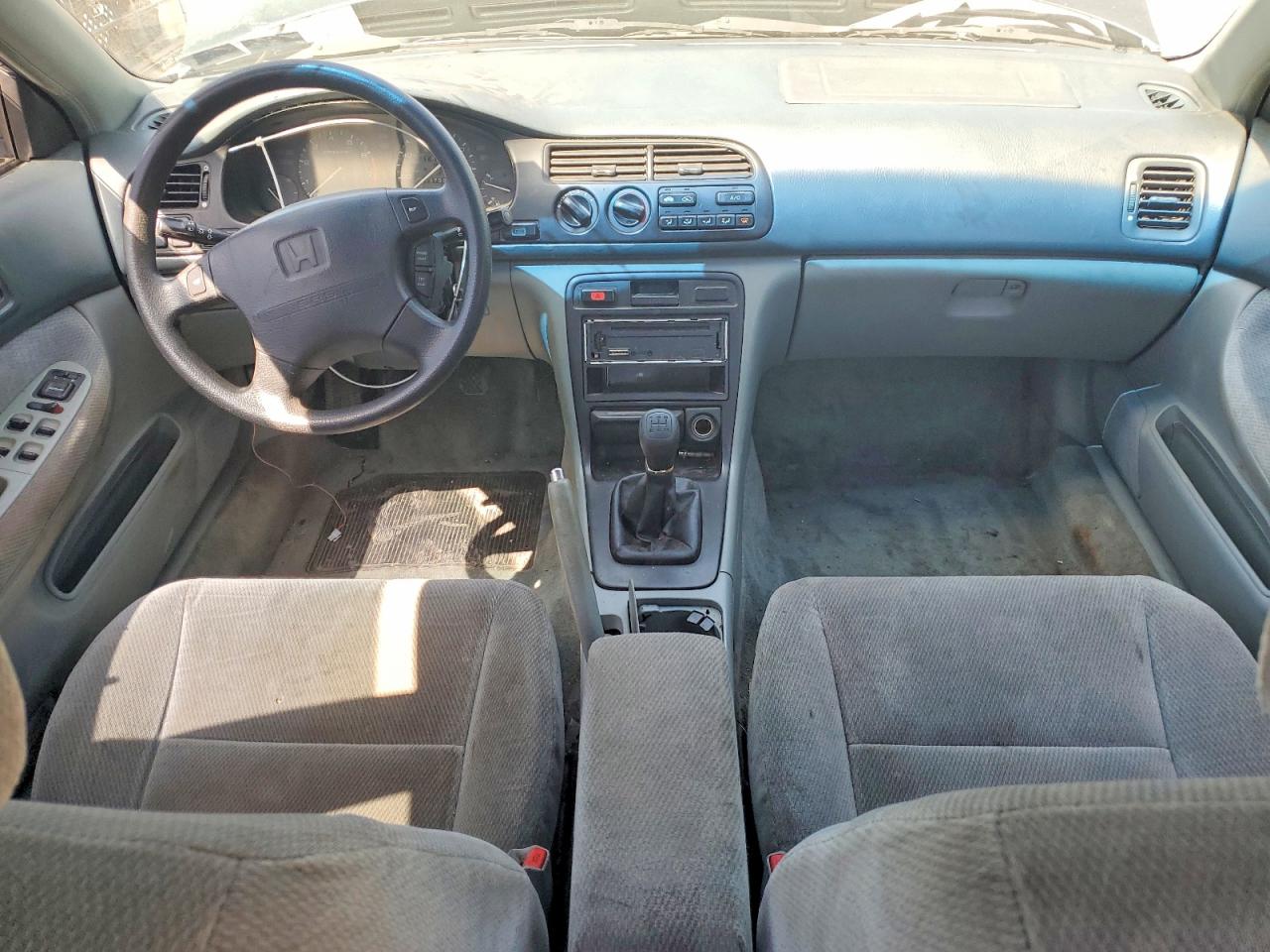 1996 Honda Accord Lx Blue vin: 1HGCD5634TA159135