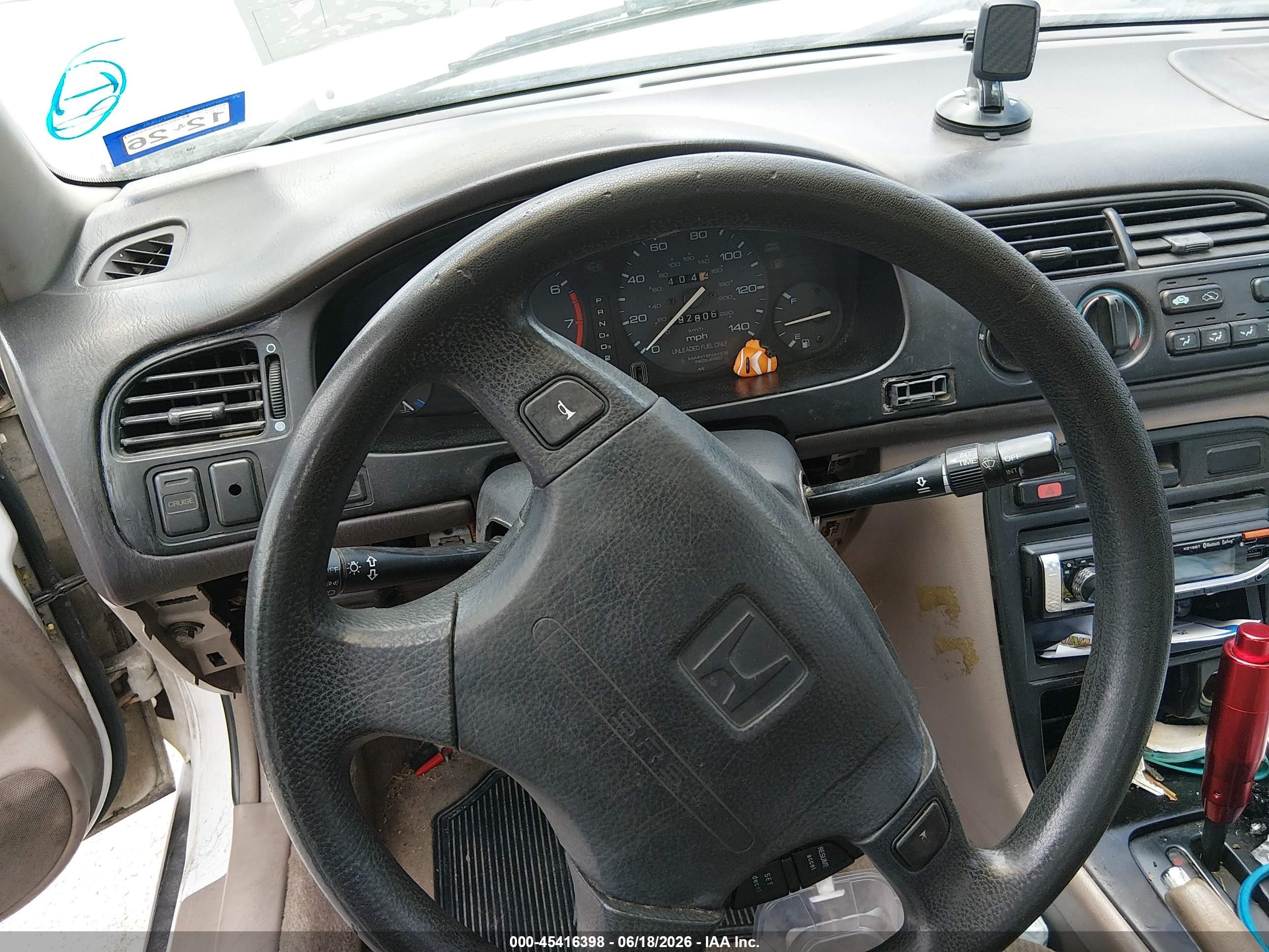 1996 Honda Accord Lx/ex White vin: 1HGCD5634TA180275