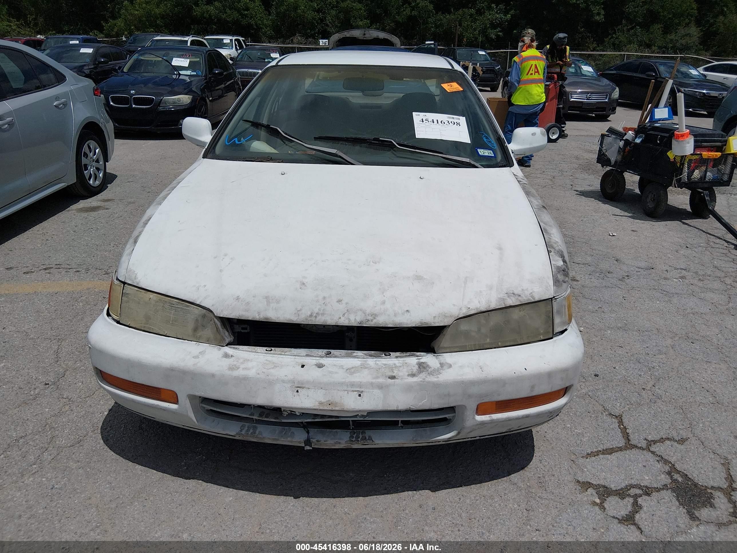 1996 Honda Accord Lx/ex White vin: 1HGCD5634TA180275