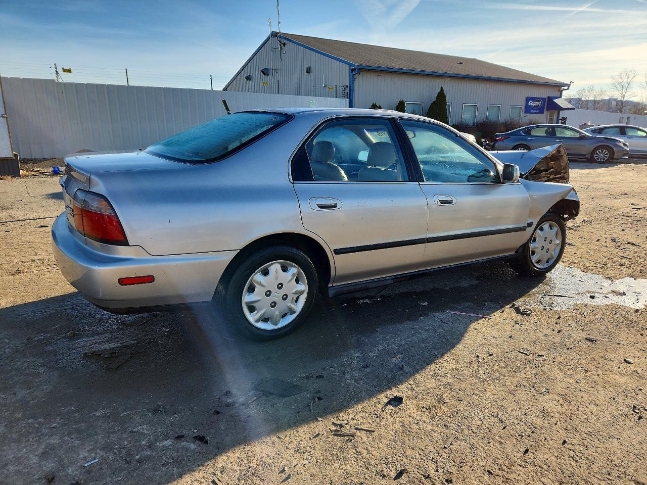 1997 Honda Accord Lx Silver vin: 1HGCD5634VA069681