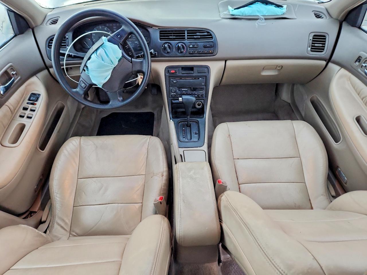 1997 Honda Accord Lx Silver vin: 1HGCD5634VA069681
