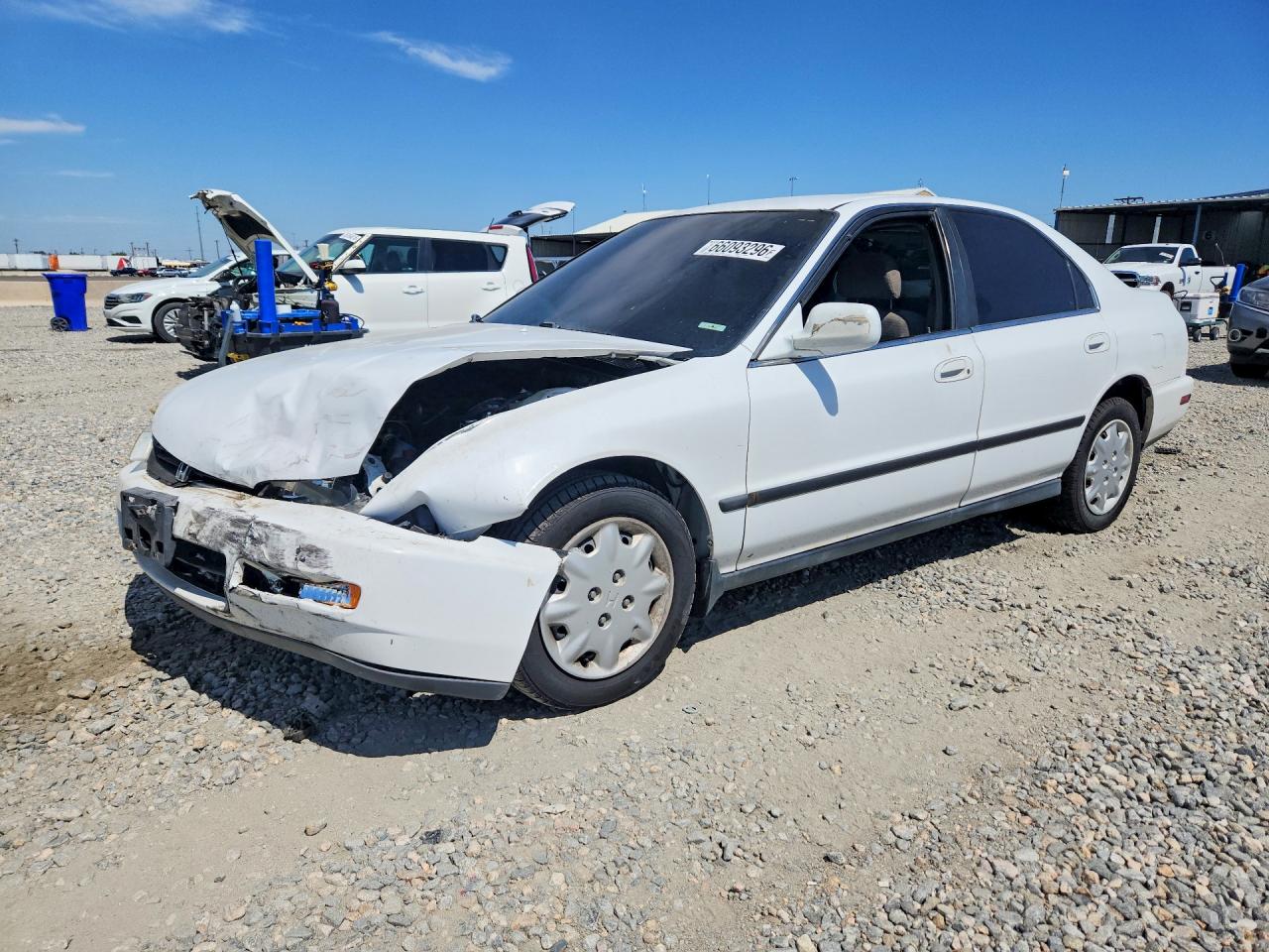 1997 Honda Accord Lx White vin: 1HGCD5634VA130317