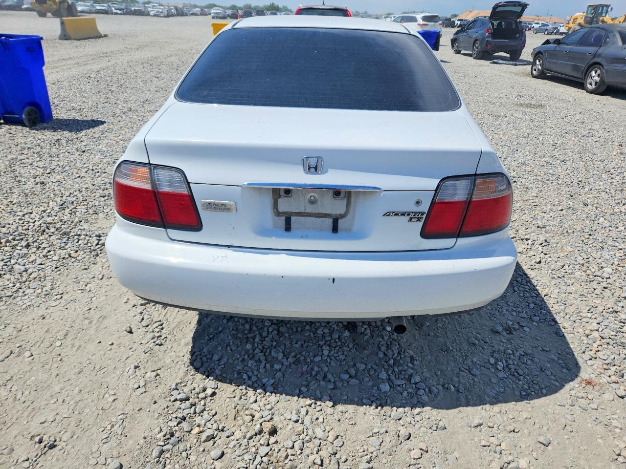 1997 Honda Accord Lx White vin: 1HGCD5634VA130317
