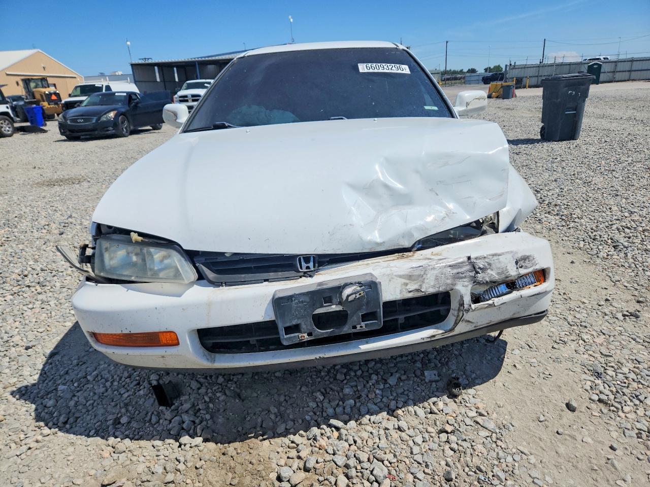 1997 Honda Accord Lx White vin: 1HGCD5634VA130317