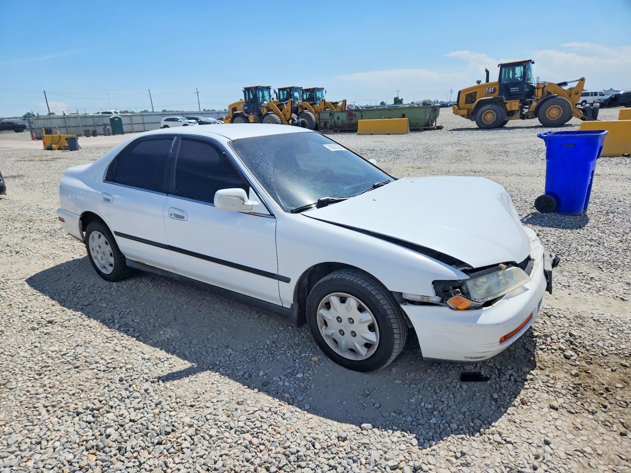 1997 Honda Accord Lx White vin: 1HGCD5634VA130317