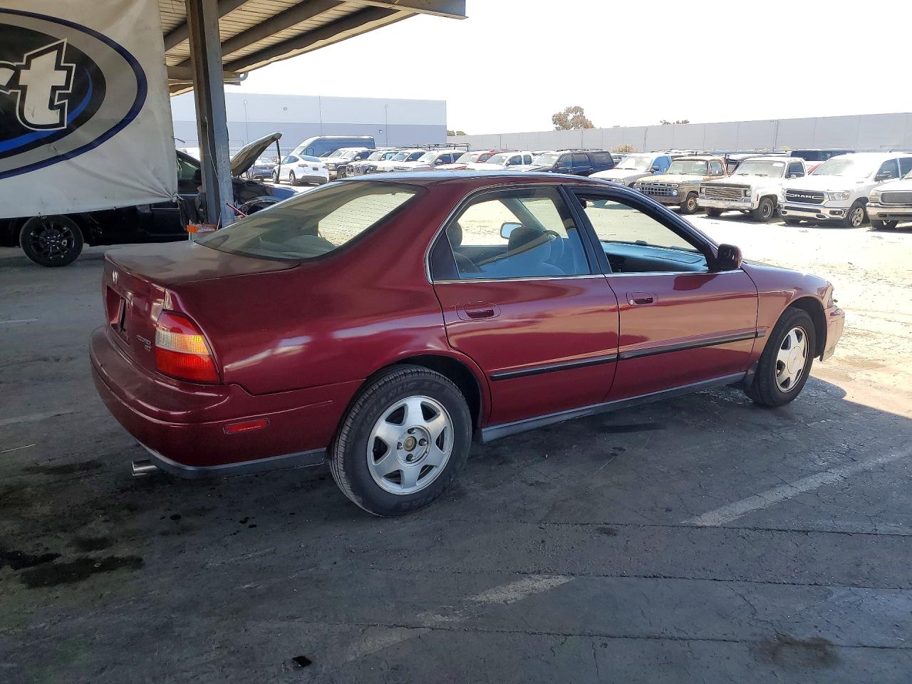 1994 Honda Accord Lx Burgundy vin: 1HGCD5635RA121793