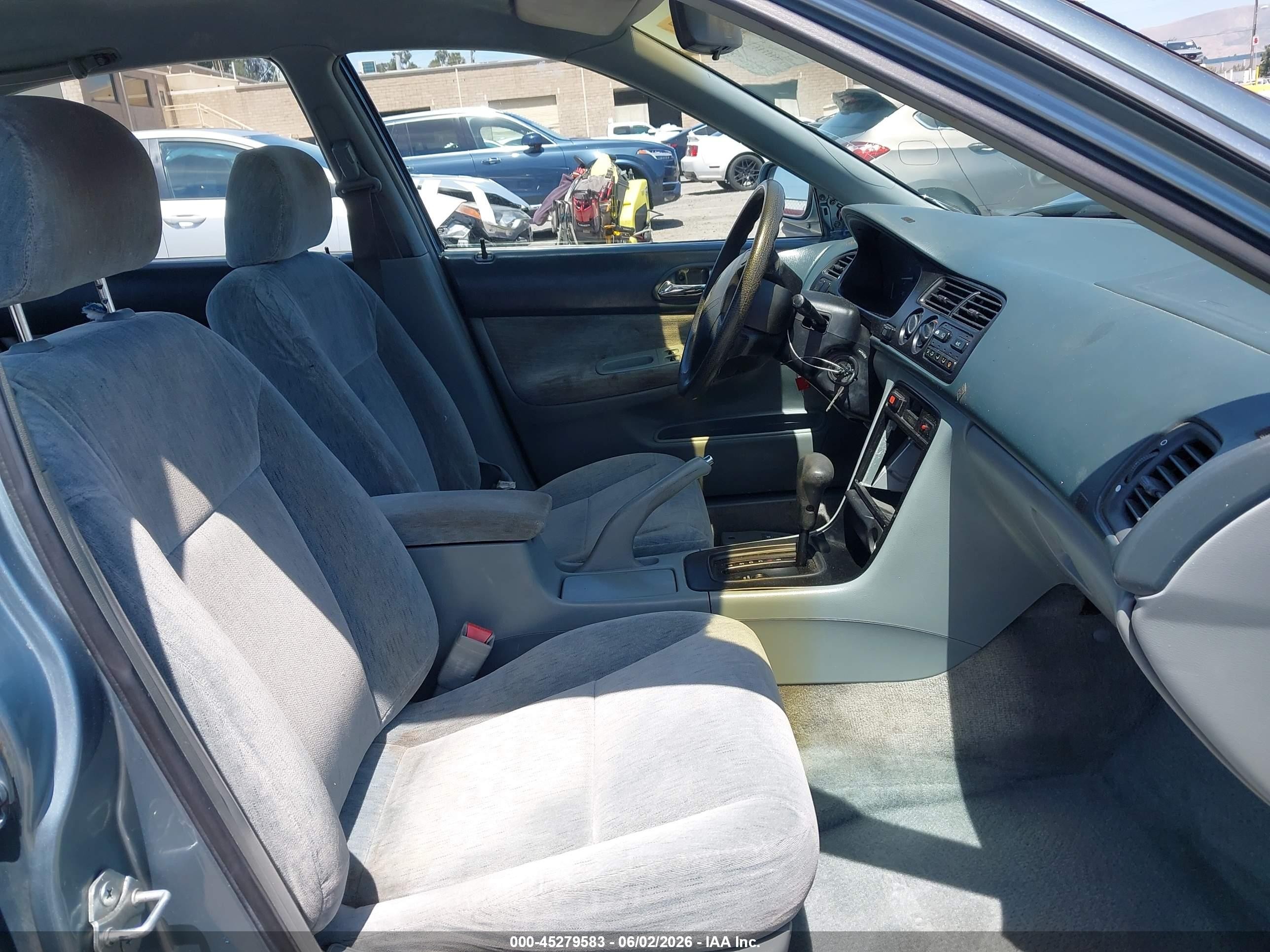1994 Honda Accord Lx/ex Blue vin: 1HGCD5636RA073608