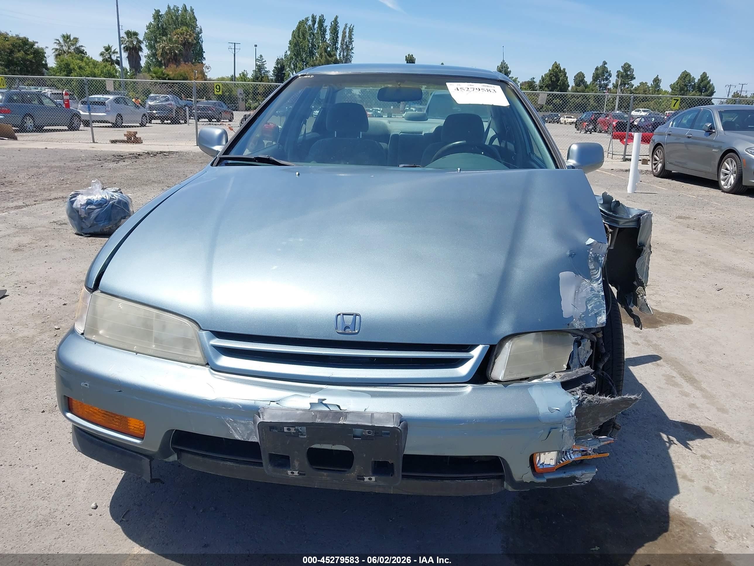 1994 Honda Accord Lx/ex Blue vin: 1HGCD5636RA073608