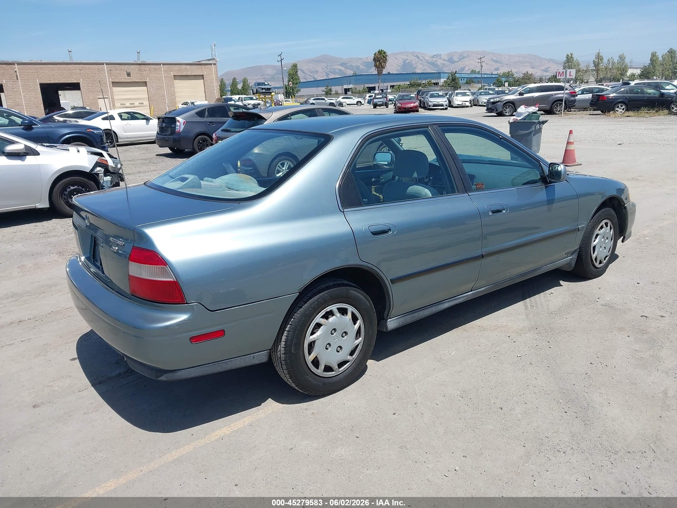 1994 Honda Accord Lx/ex Blue vin: 1HGCD5636RA073608