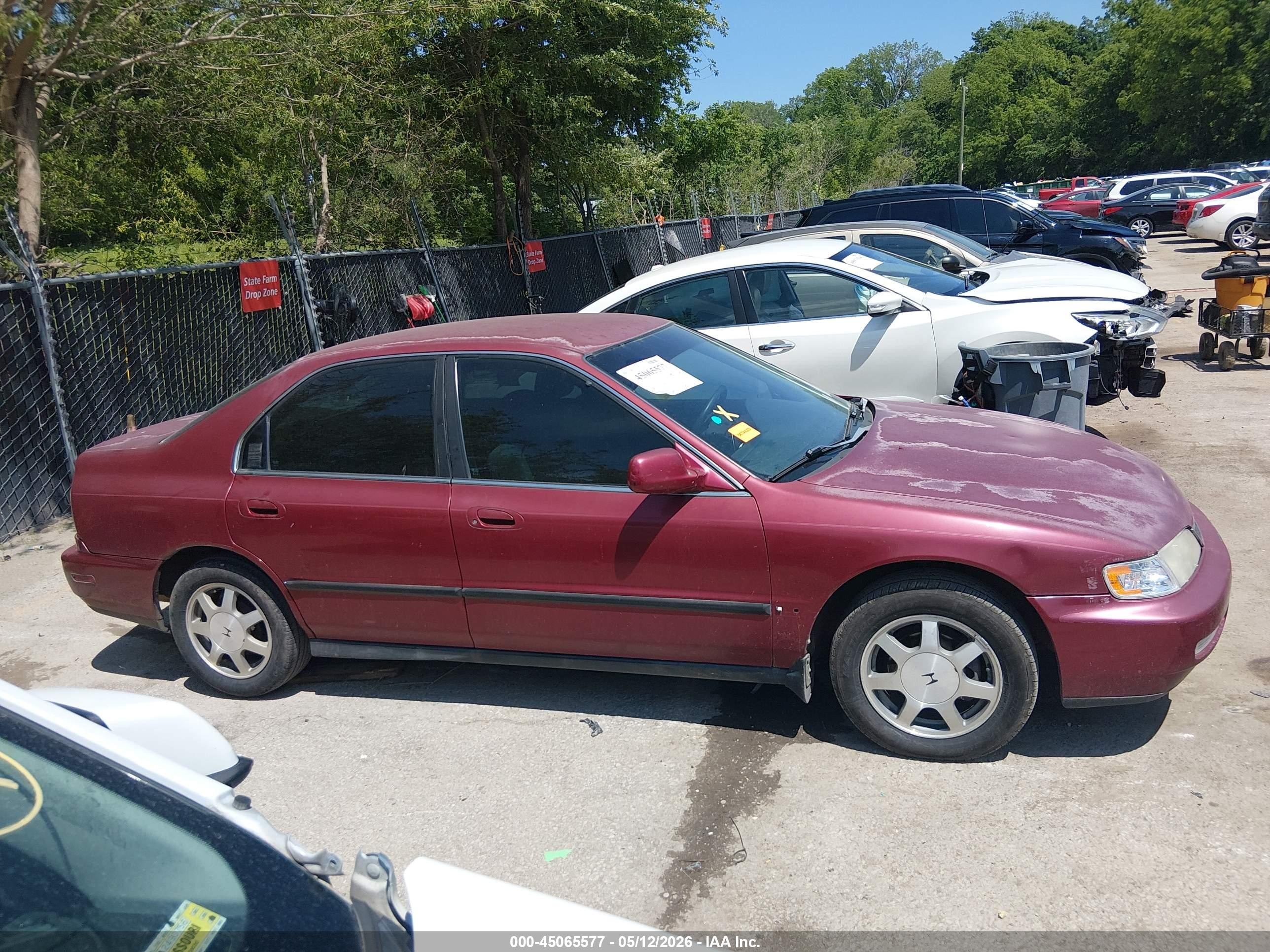 1997 Honda Accord Lx Red vin: 1HGCD5636VA114605