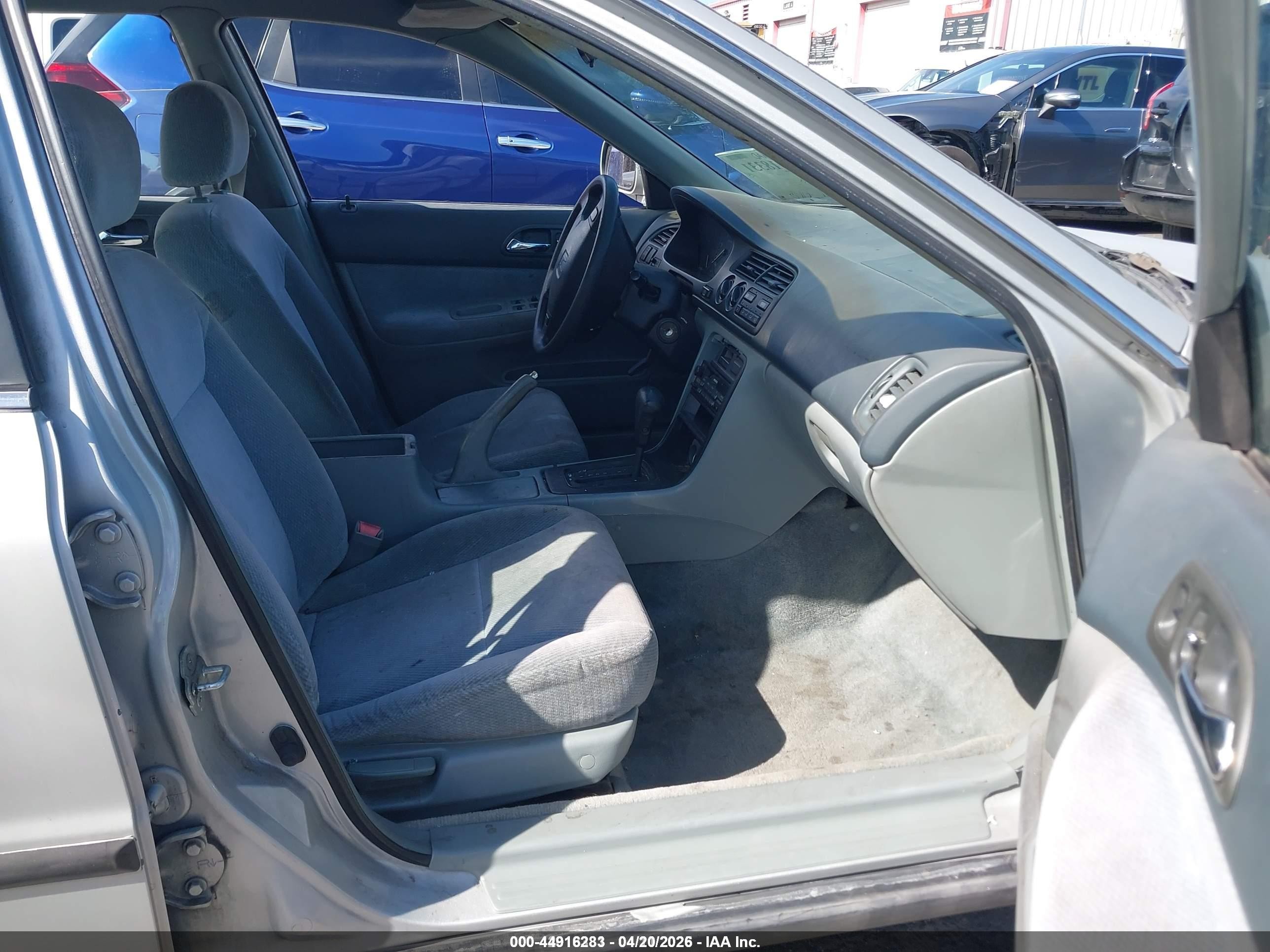 1996 Honda Accord Lx/ex Серебряный vin: 1HGCD5638TA276104