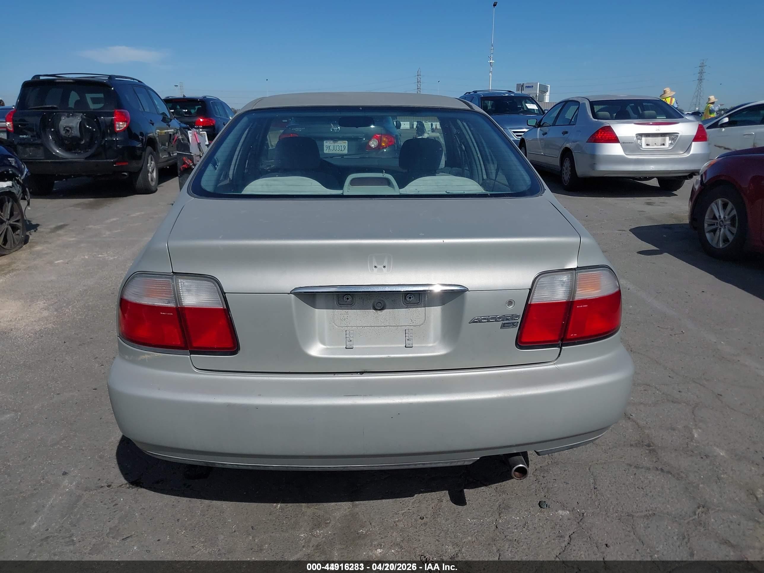 1996 Honda Accord Lx/ex Серебряный vin: 1HGCD5638TA276104