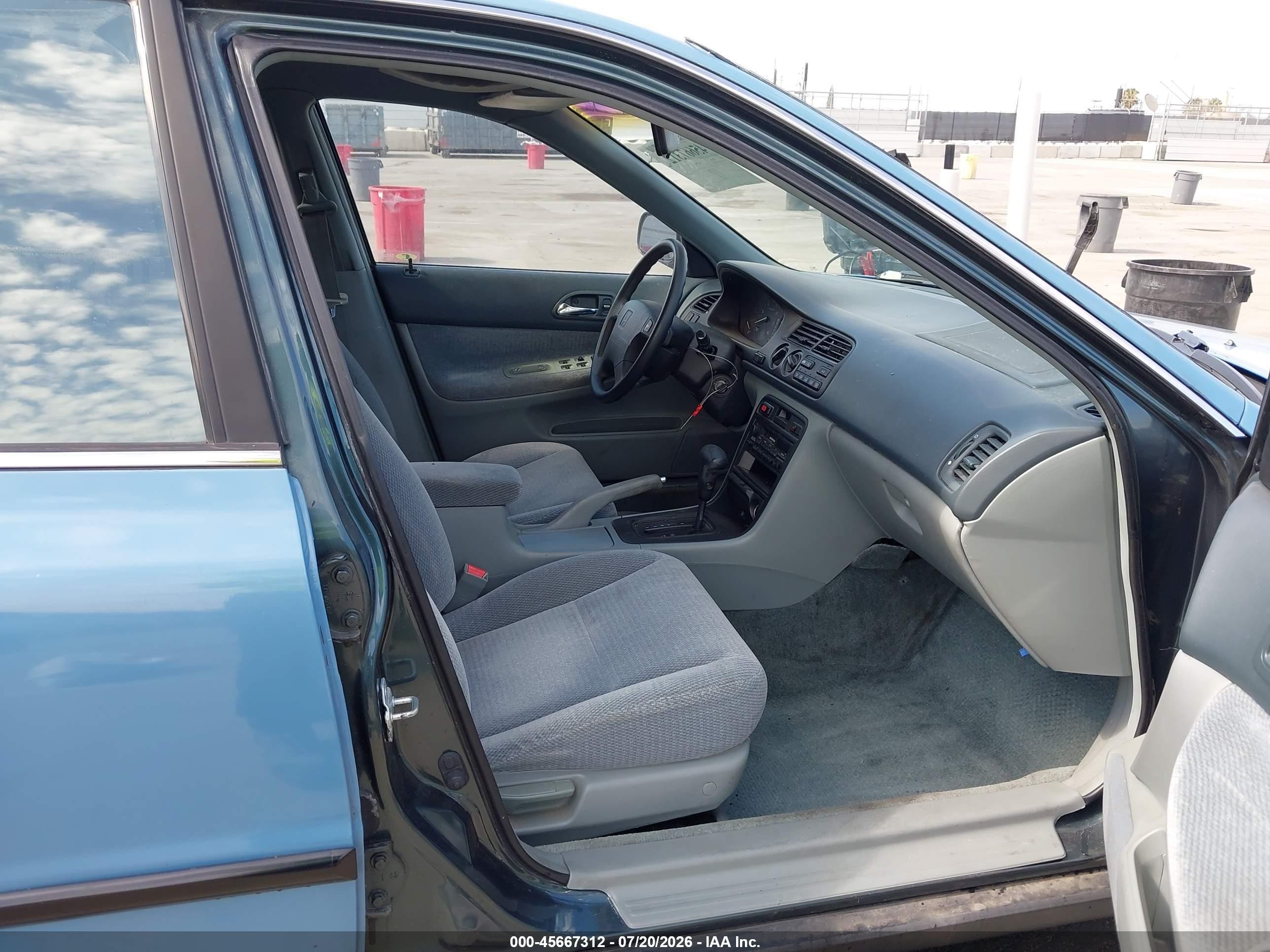 1997 Honda Accord Lx Light Blue vin: 1HGCD5638VA019026