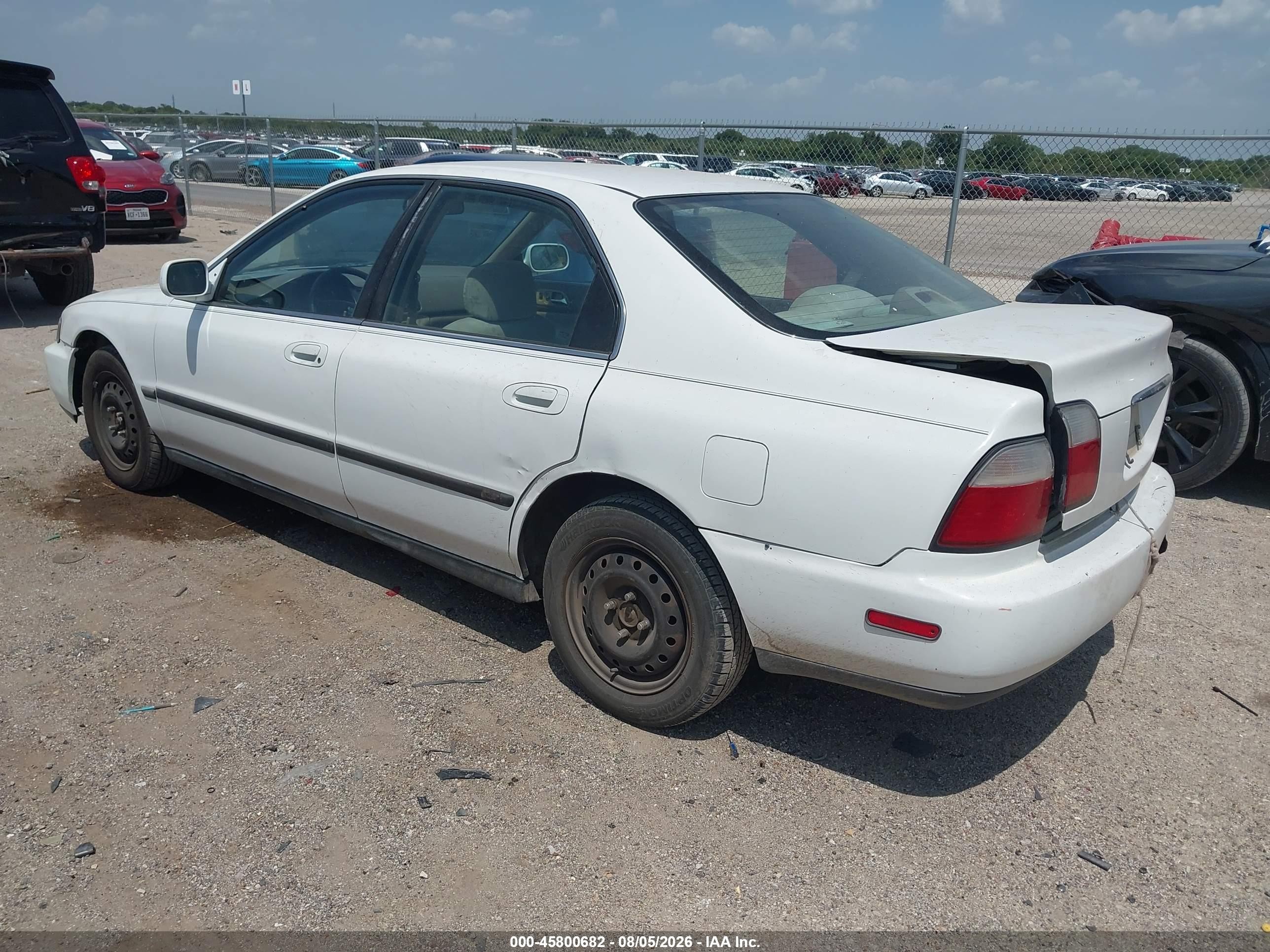 1997 Honda Accord Lx White vin: 1HGCD5639VA078957