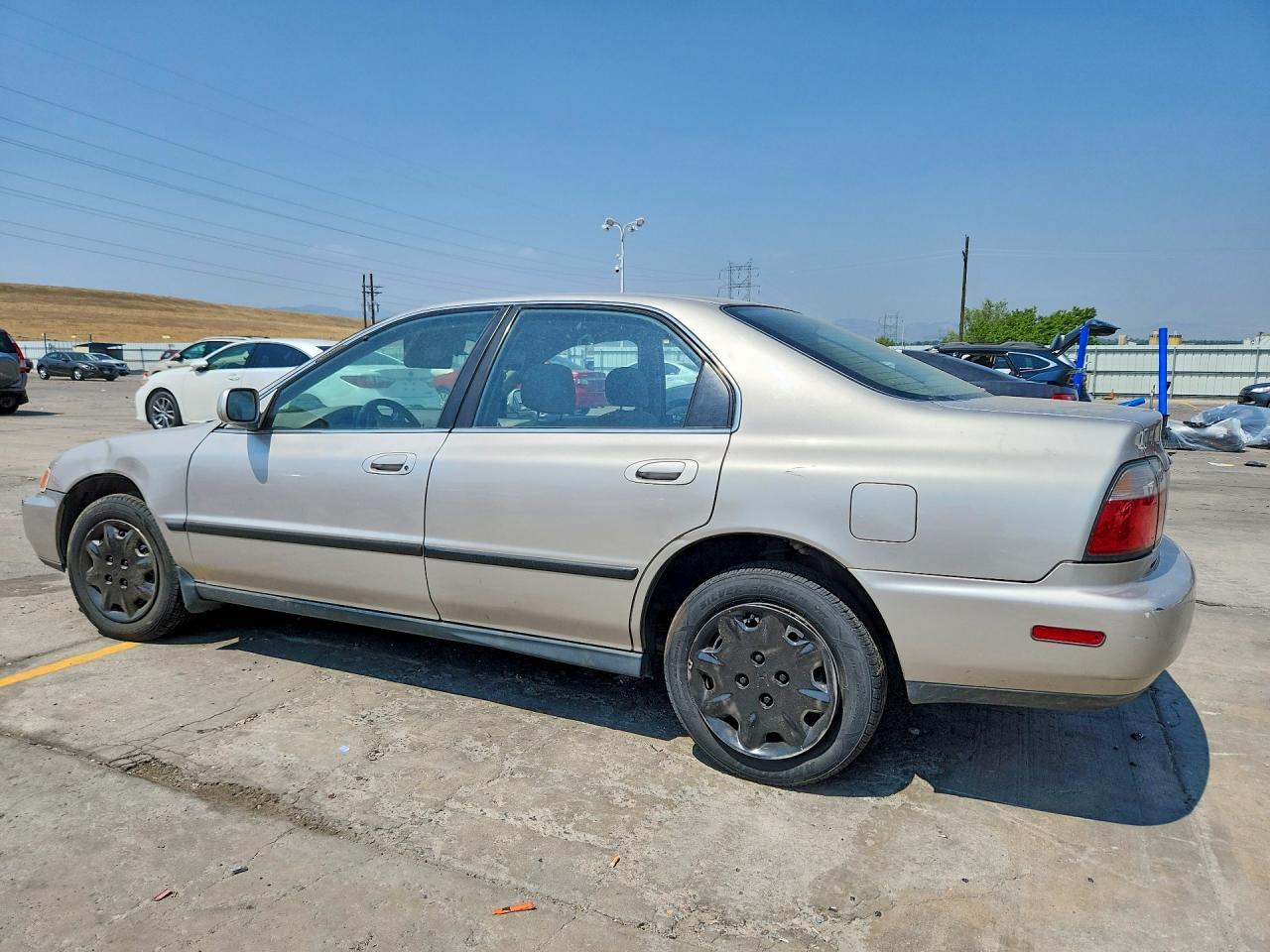 1997 Honda Accord Lx Золотой vin: 1HGCD5639VA207621