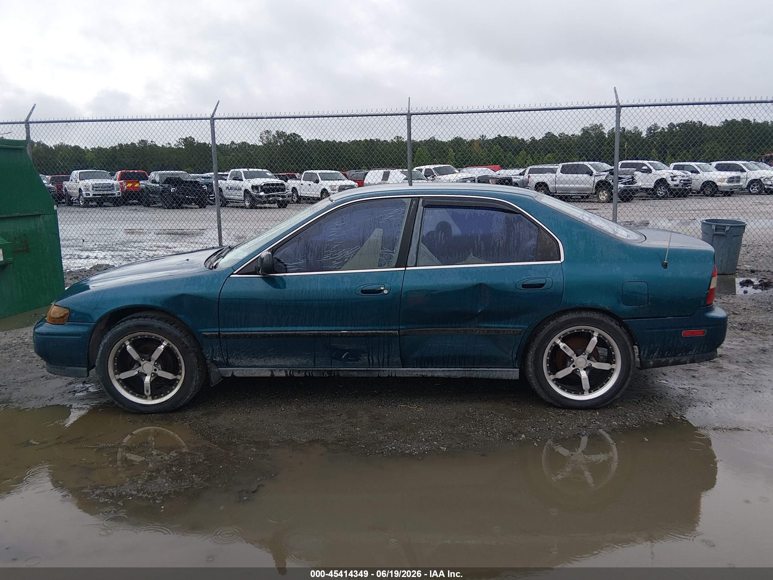1994 Honda Accord Lx/ex Turquoise vin: 1HGCD563XRA179107