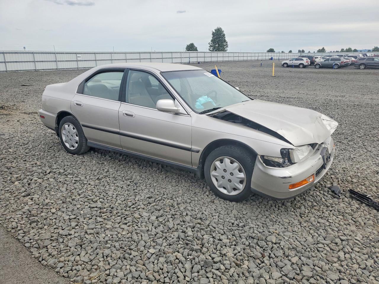 1996 Honda Accord Lx Silver vin: 1HGCD563XTA112238