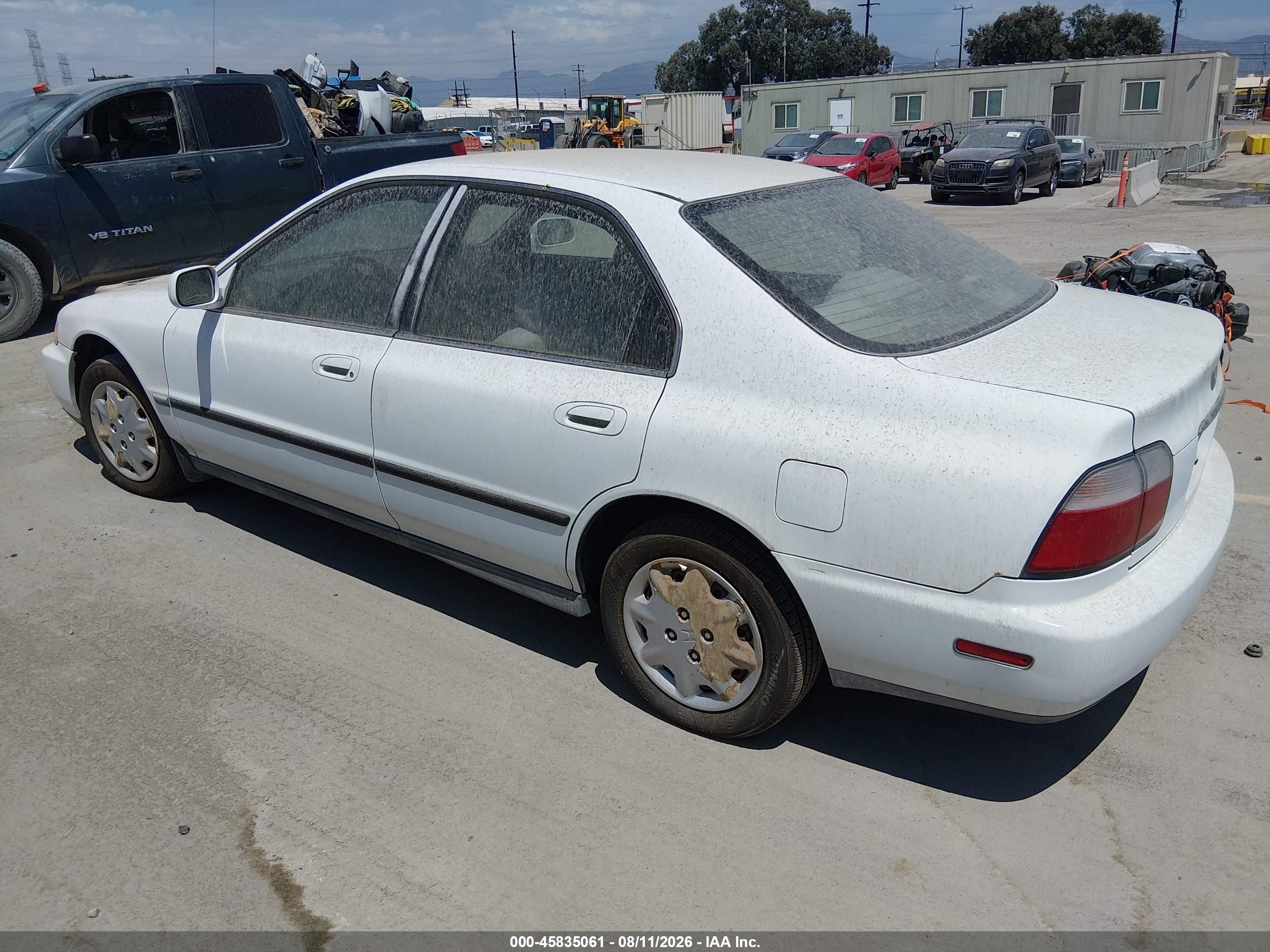 1996 Honda Accord Lx/ex White vin: 1HGCD563XTA190552