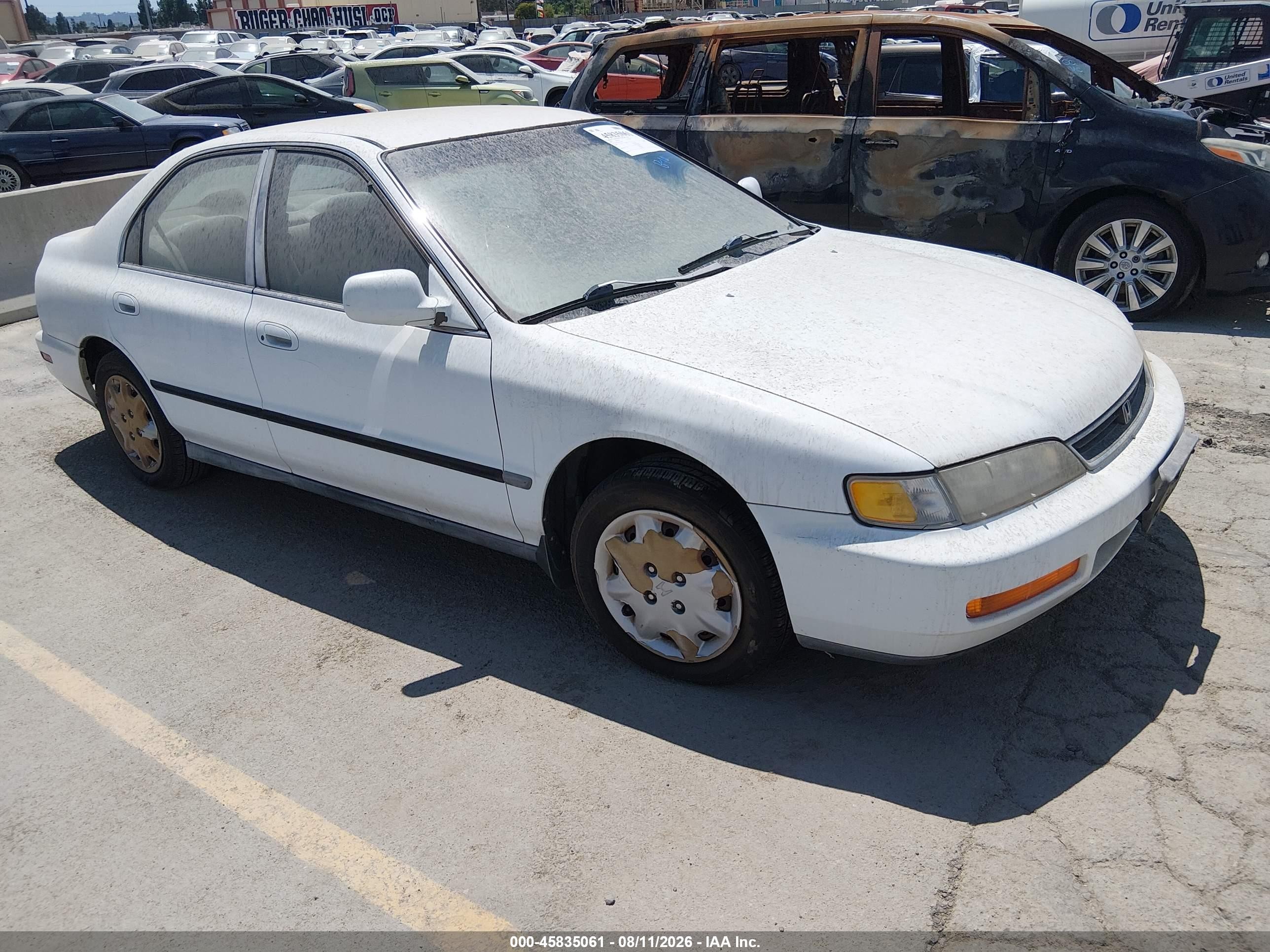 1996 Honda Accord Lx/ex White vin: 1HGCD563XTA190552