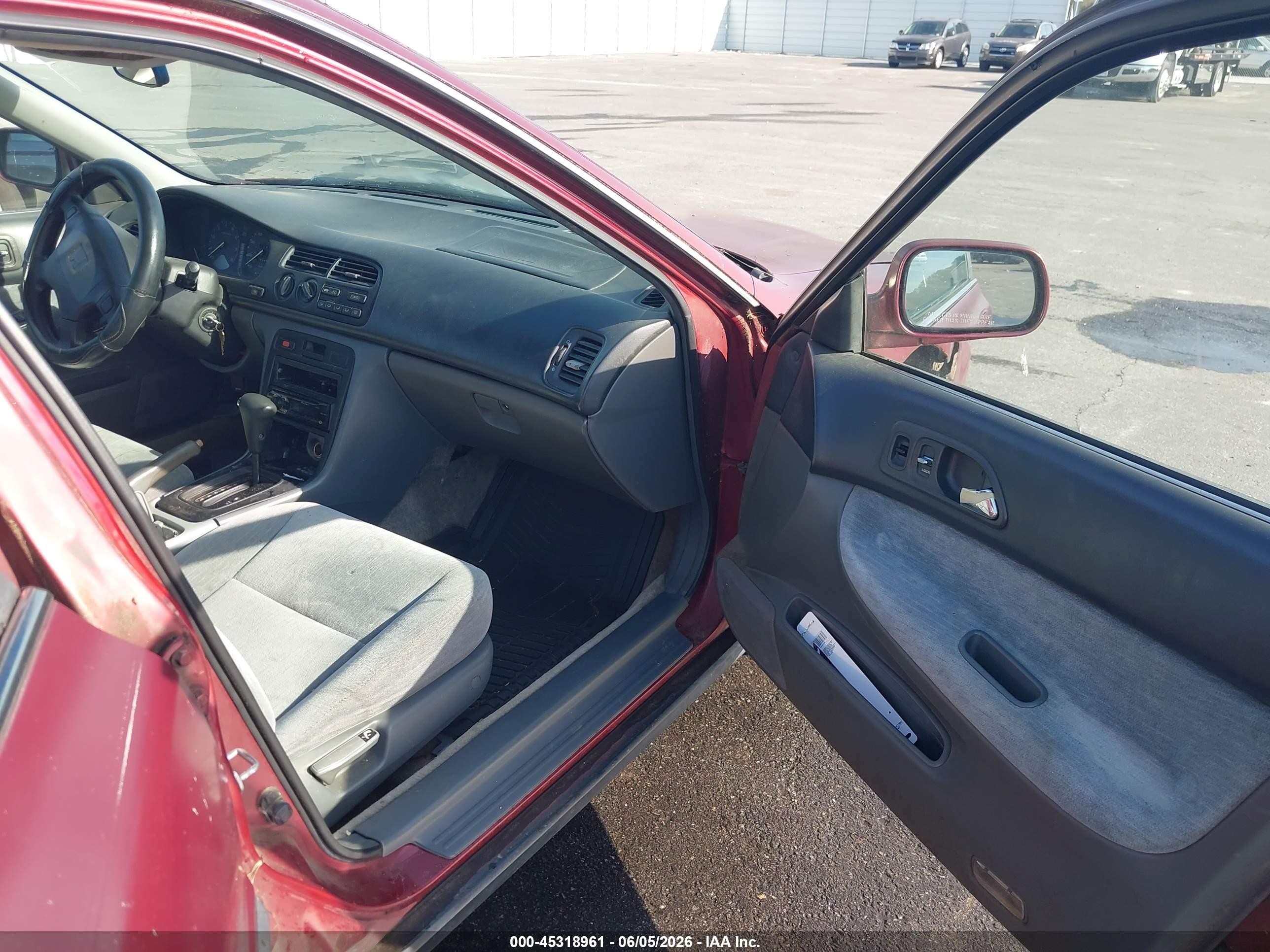 1994 Honda Accord Lx/ex Burgundy vin: 1HGCD5647RA030999